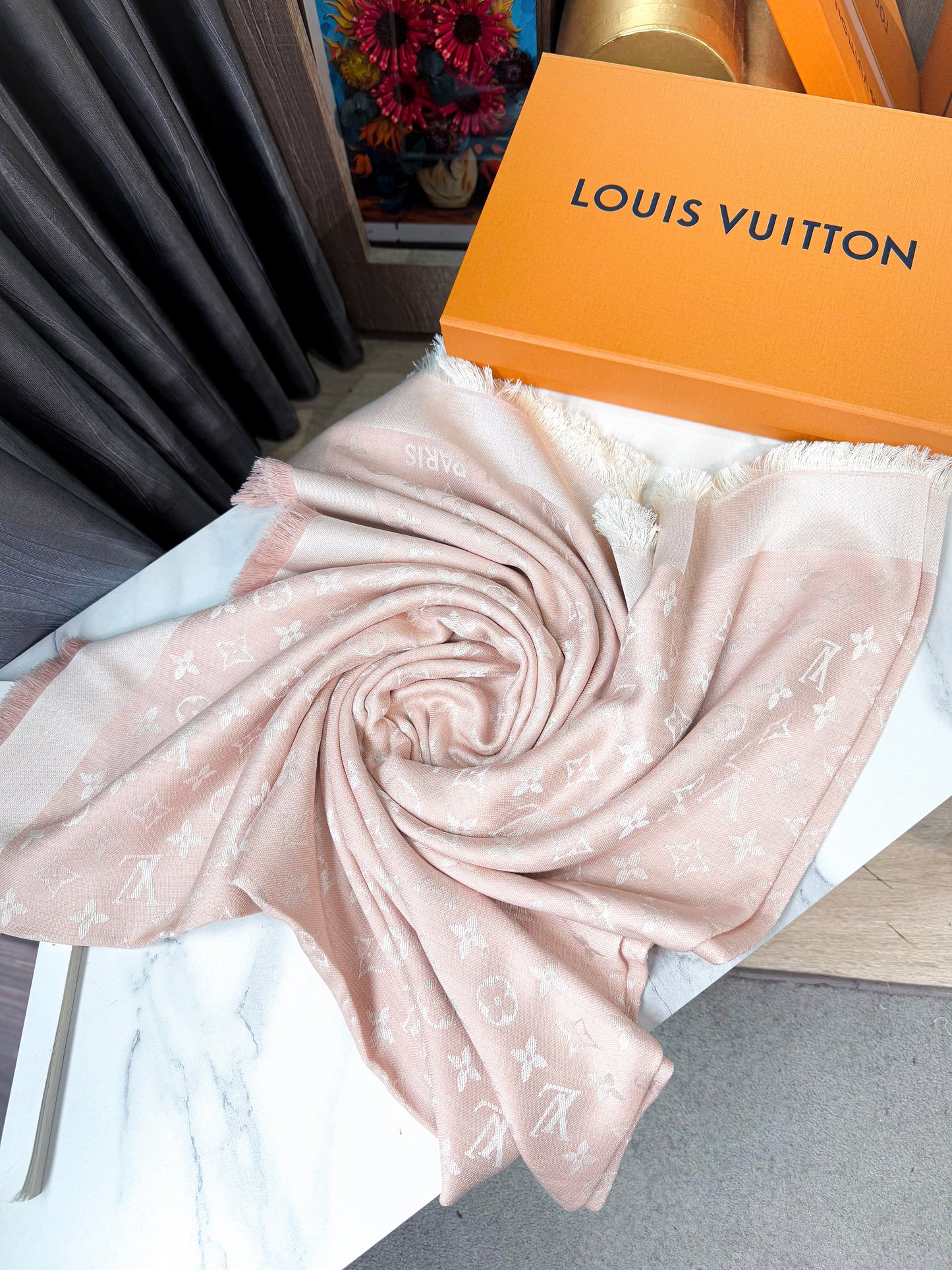 Khăn LV Hồng 27/3