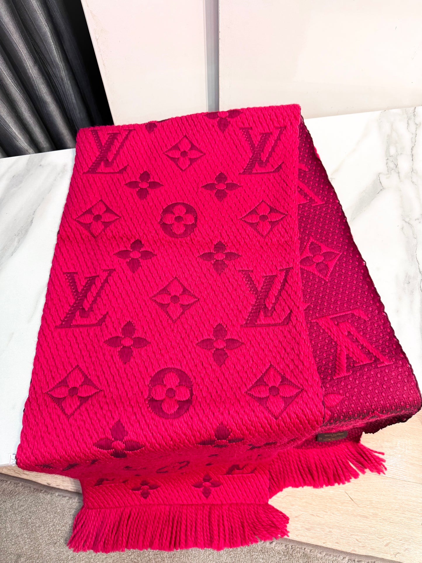 Khăn LV Len Hồng Đỏ