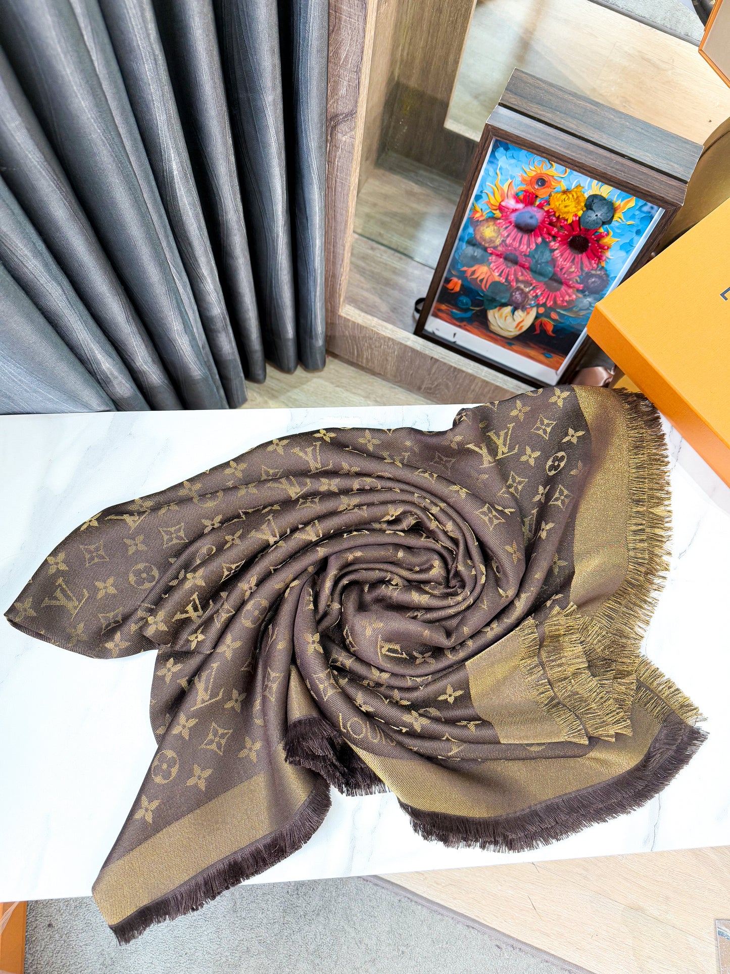 Khăn LV Ánh Kim Nâu 3/3