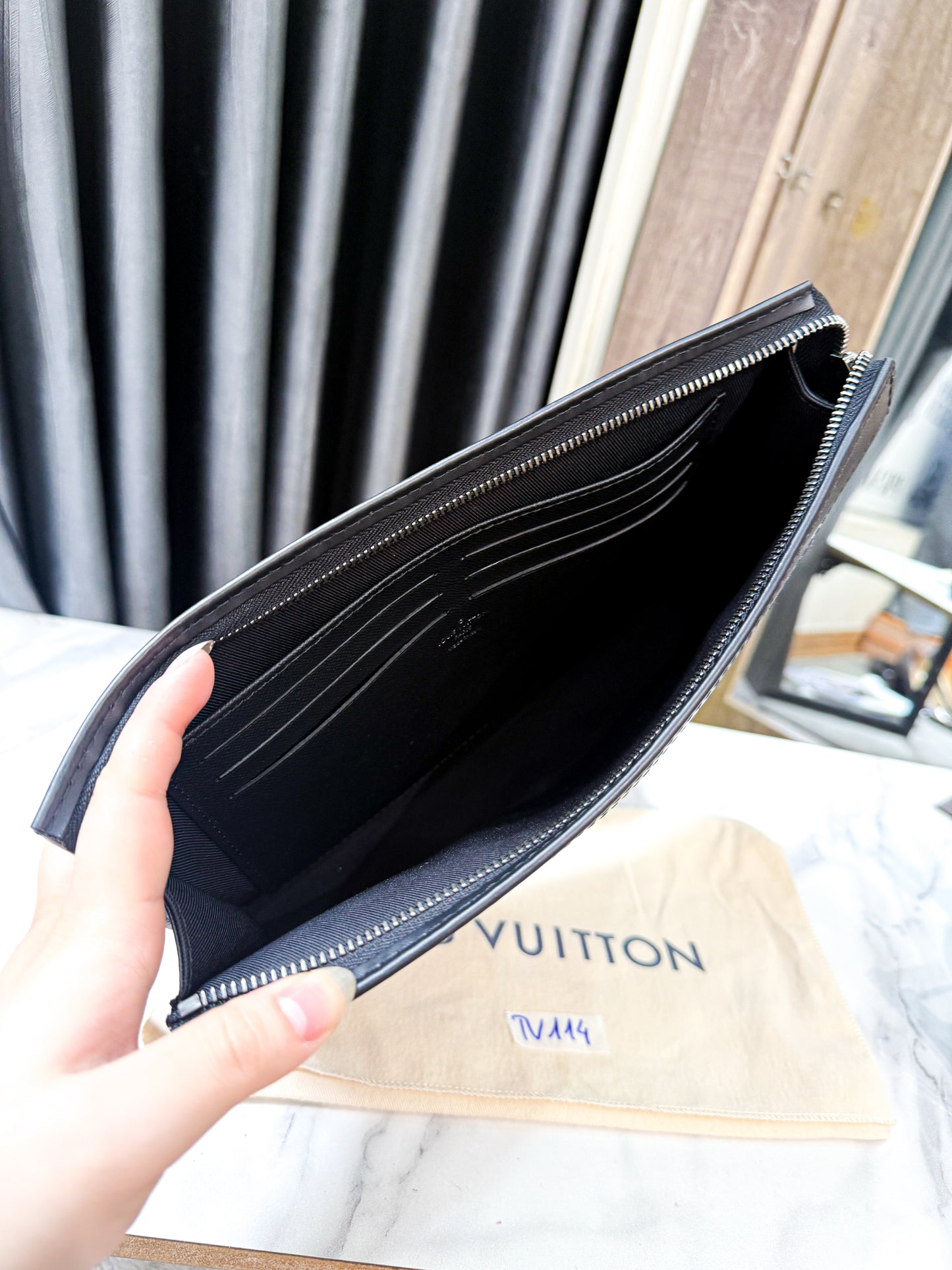 A A Clutch LV Voyage TV114