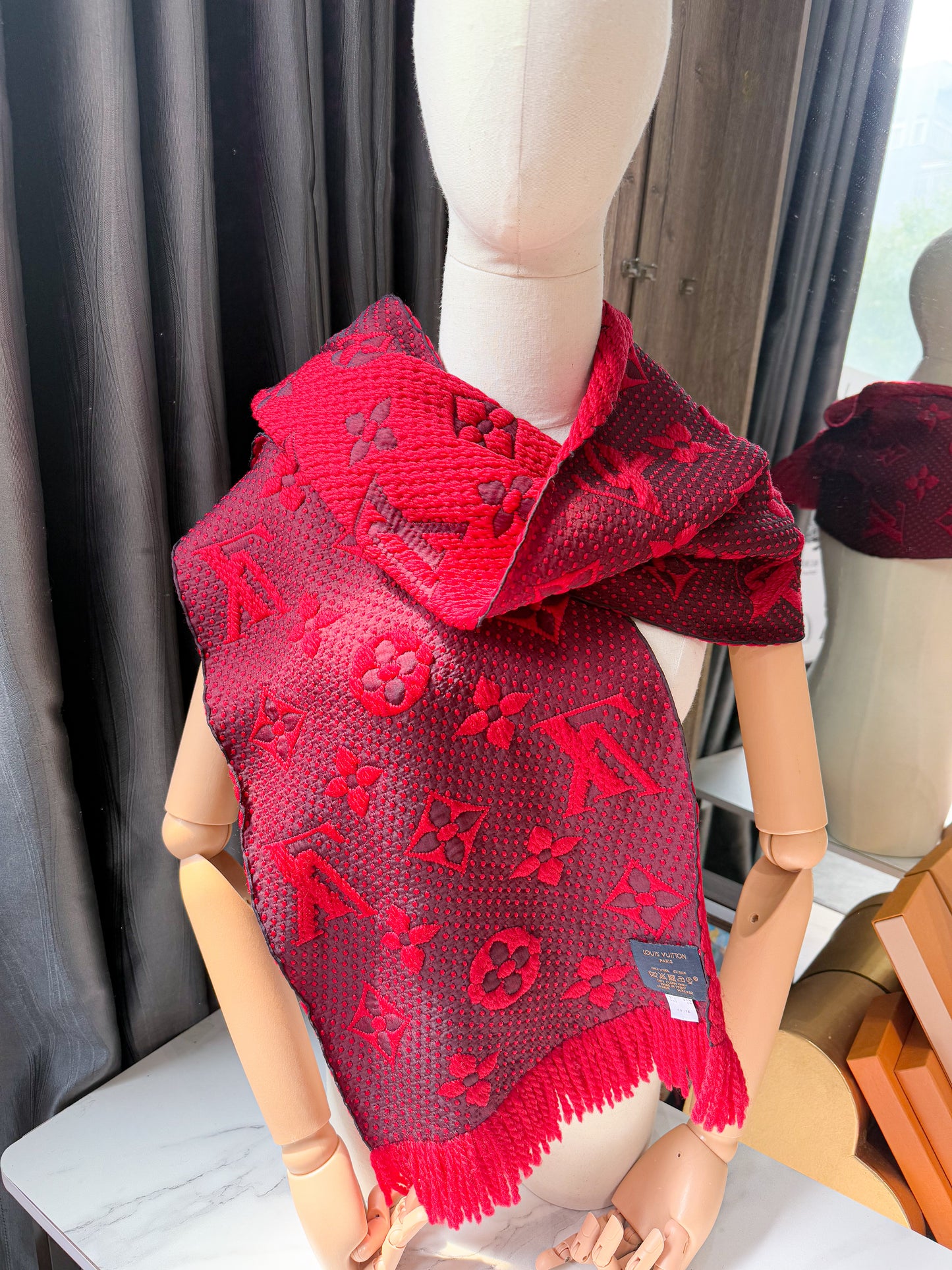 Khăn LV Len Đỏ 7/3