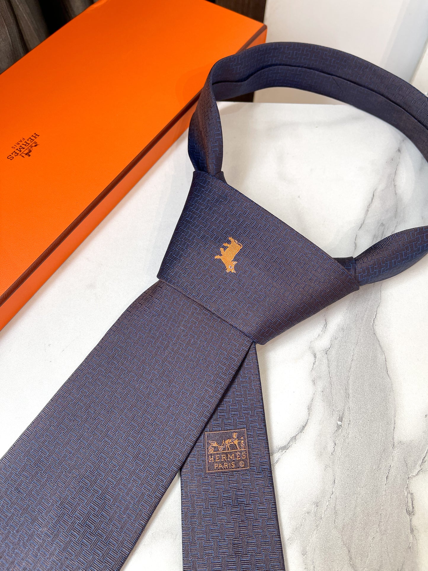 Cà Vạt Hermes Ánh Kim Vàng