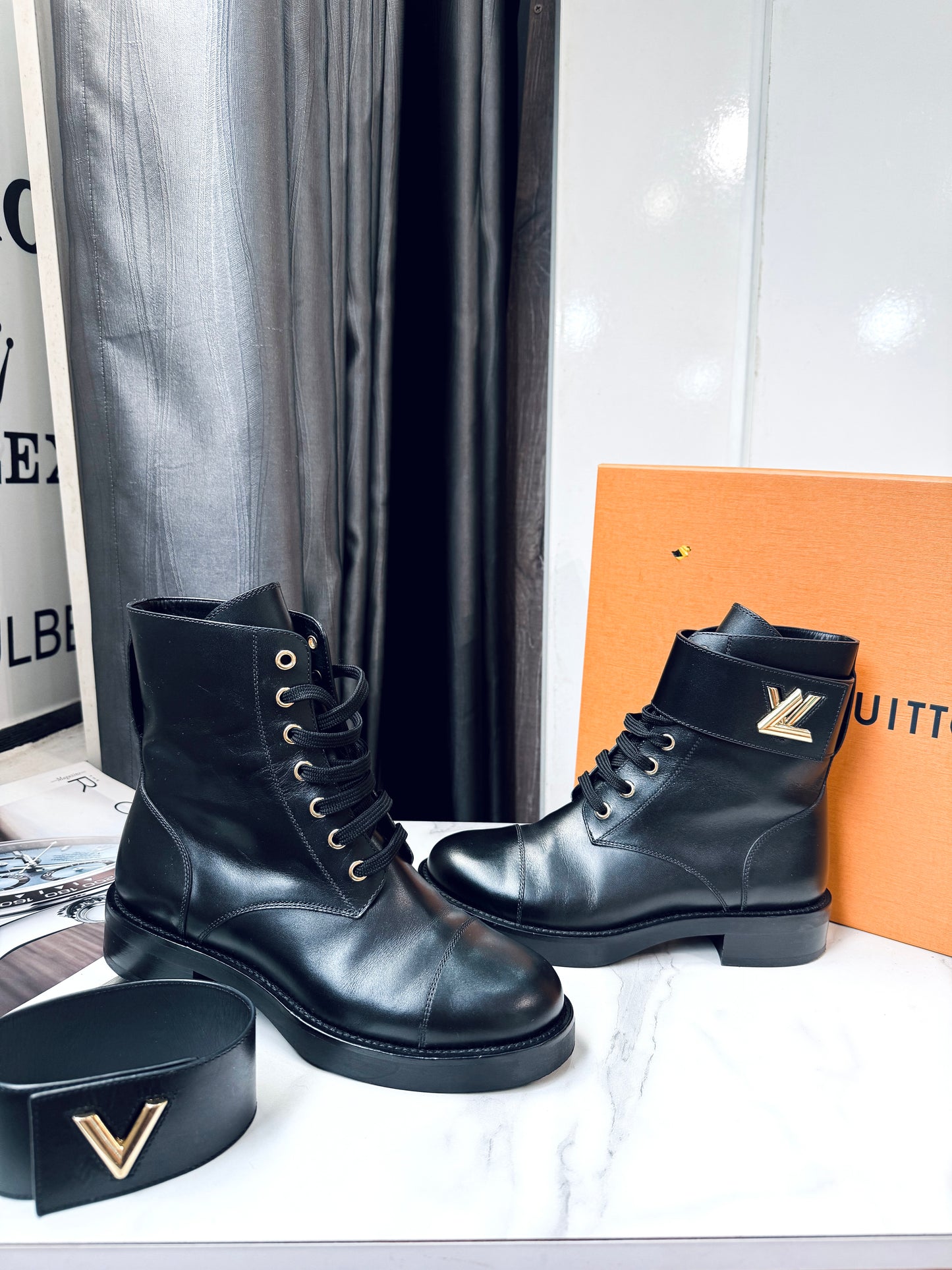 Boot LV Logo Size 36.5