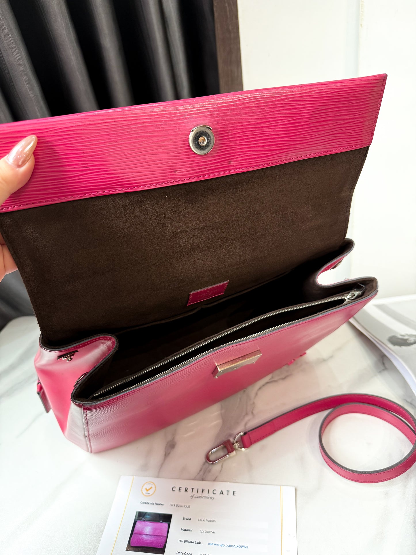 LV Cluny Epi MM Hồng