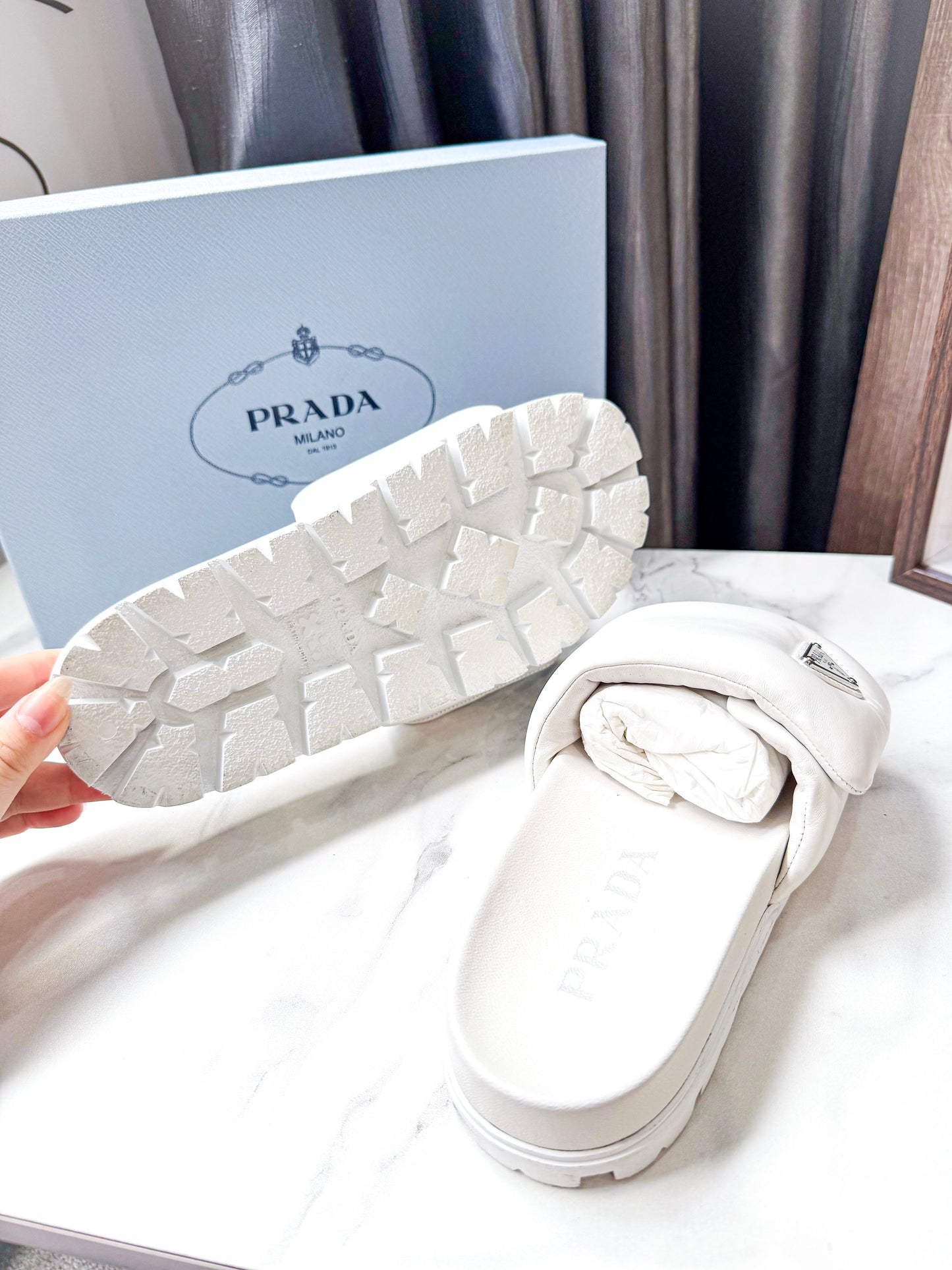 Dép Prada Trắng Size 36