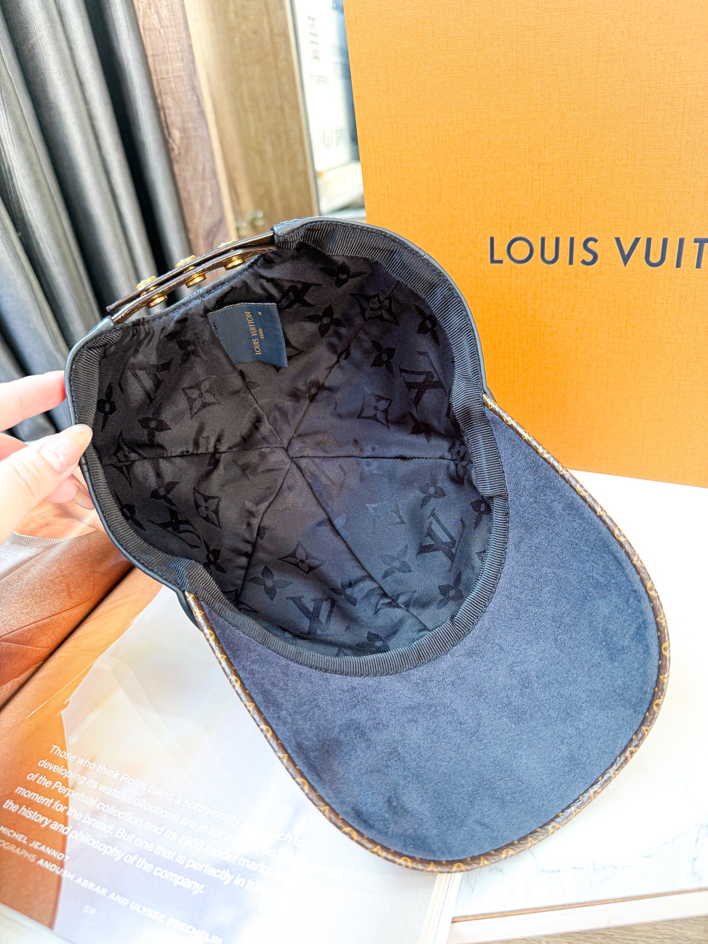 Mũ Lưỡi Trai LV Đen