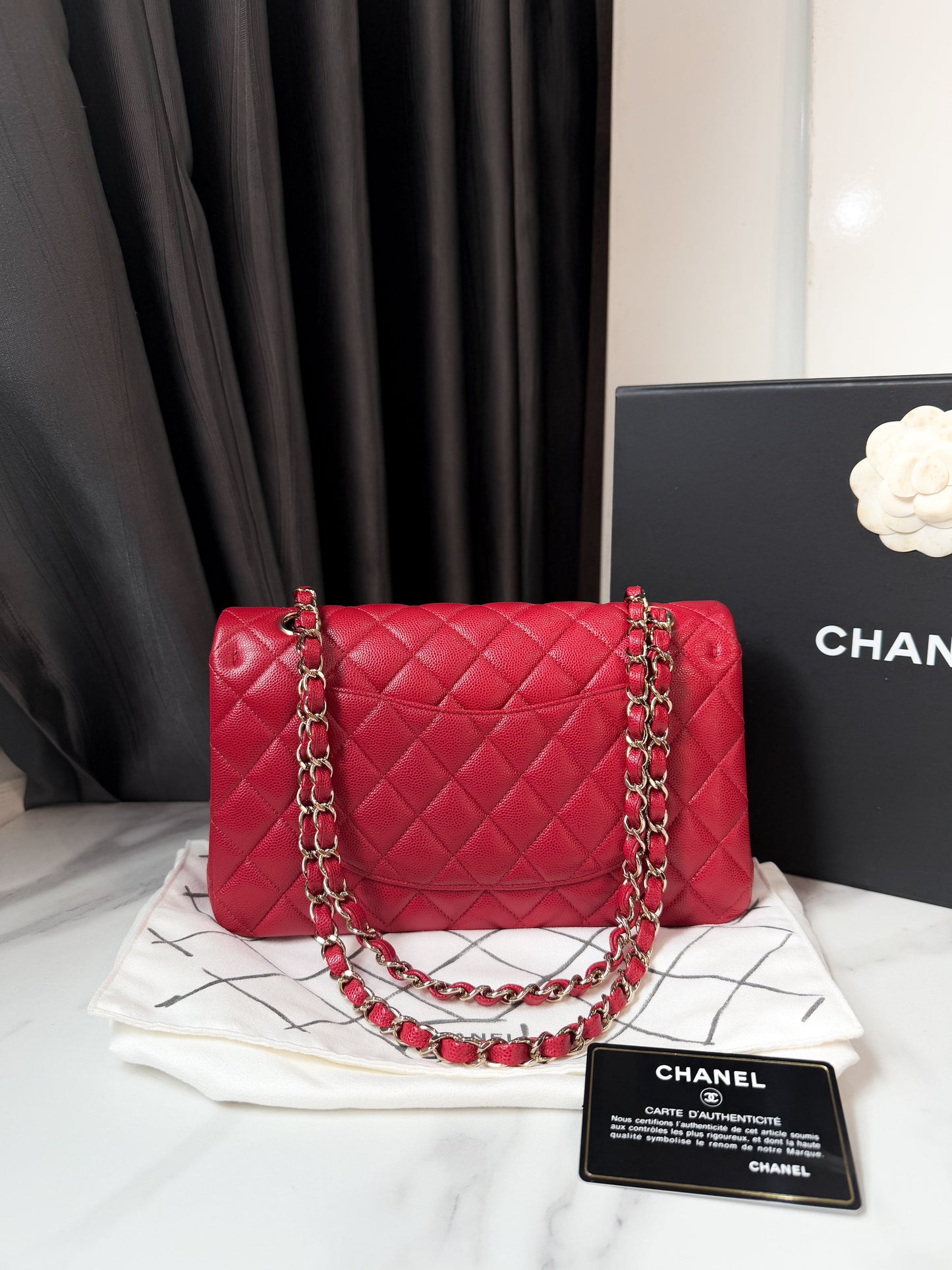Chanel Classic Caviar Size M