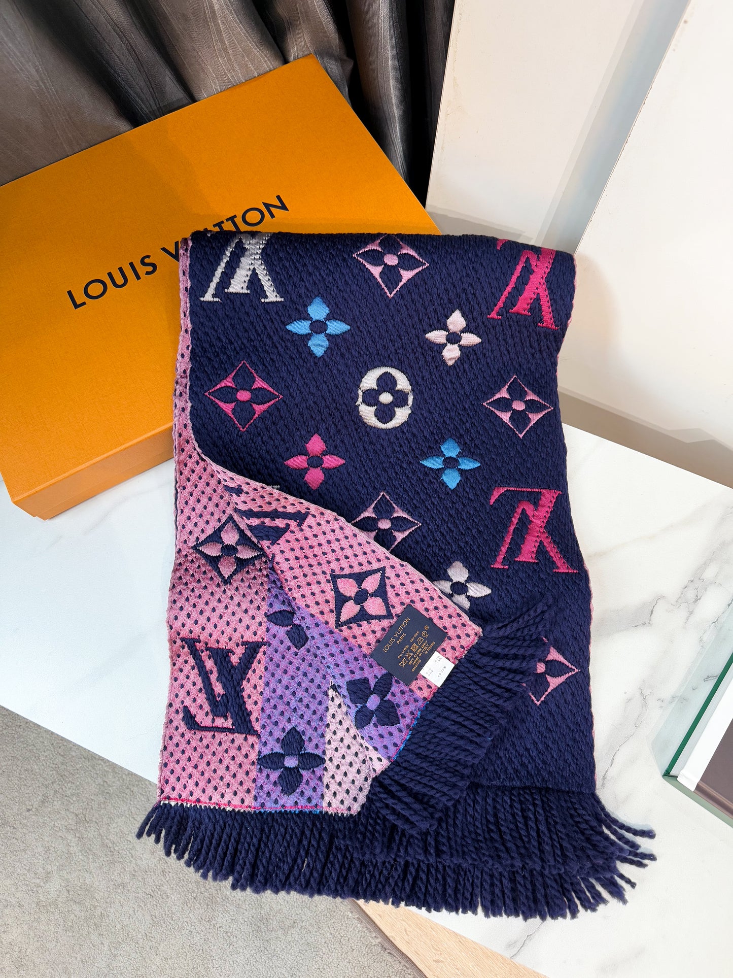 Khăn LV Len Rainbow