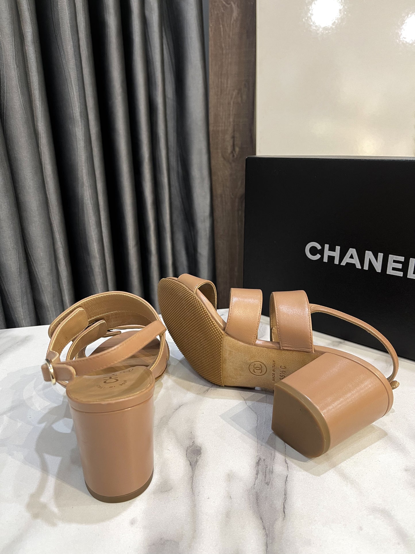 Sandal Chanel