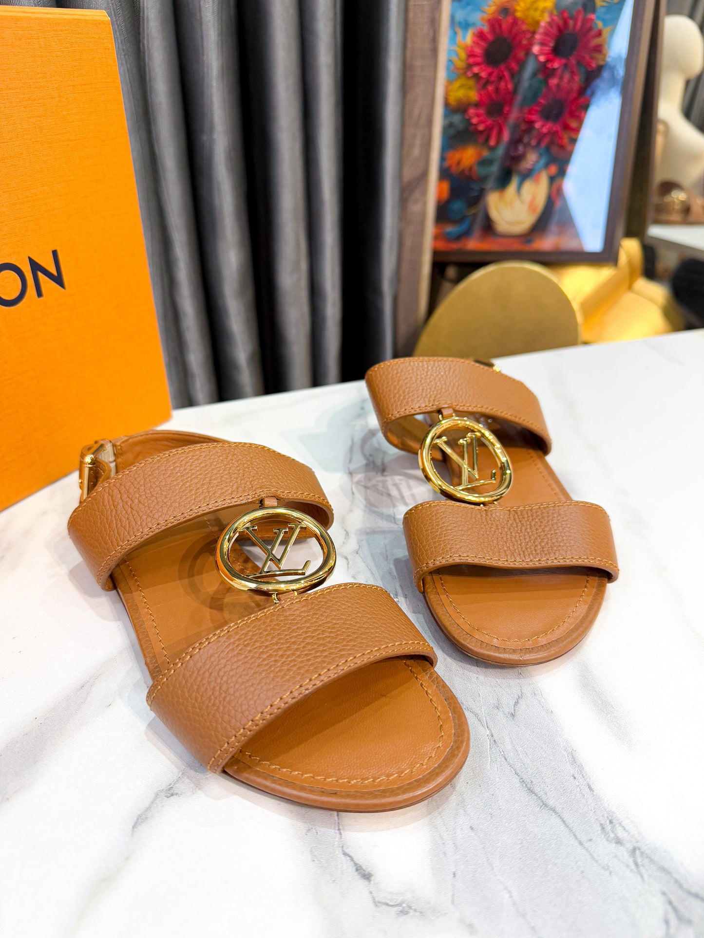 Sandal LV Size 35 Da Bê