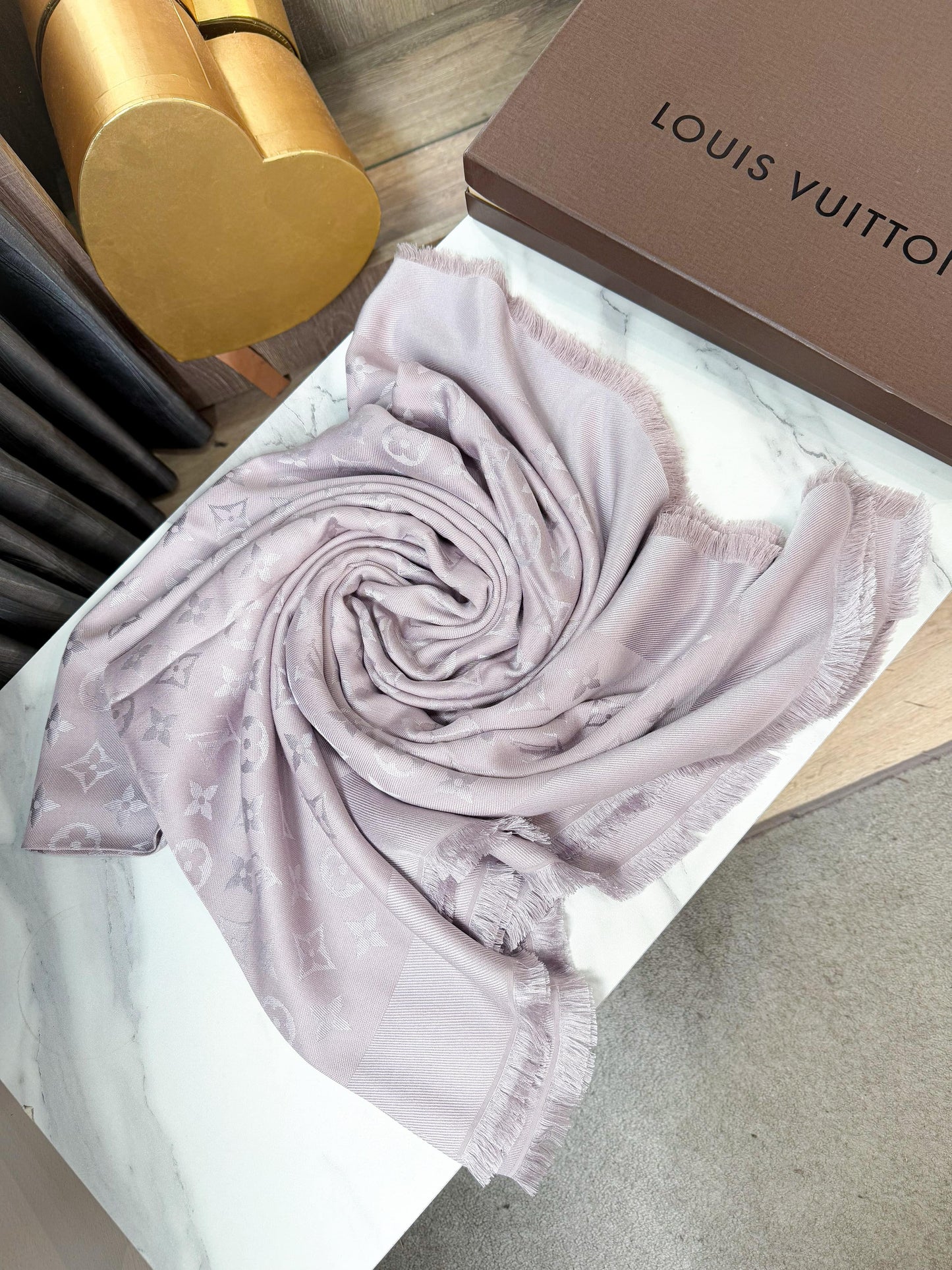 Khăn LV Tím Box Nâu