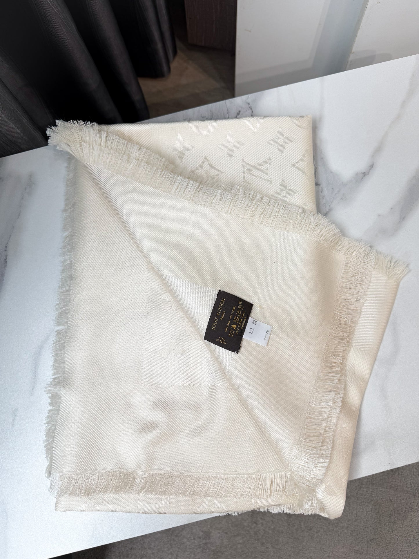 Khăn LV Trắng Khổ 140x140