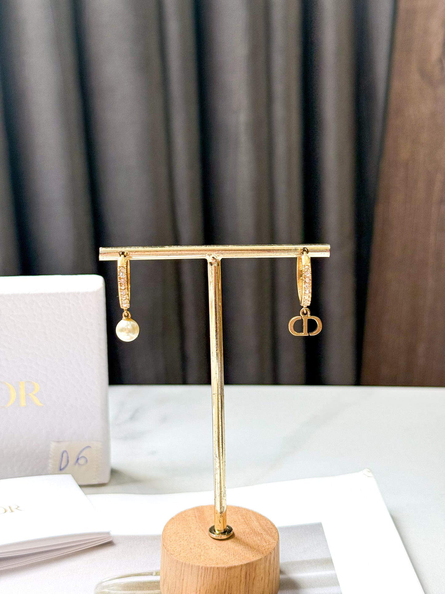 Khuyên Tai Dior Used D6