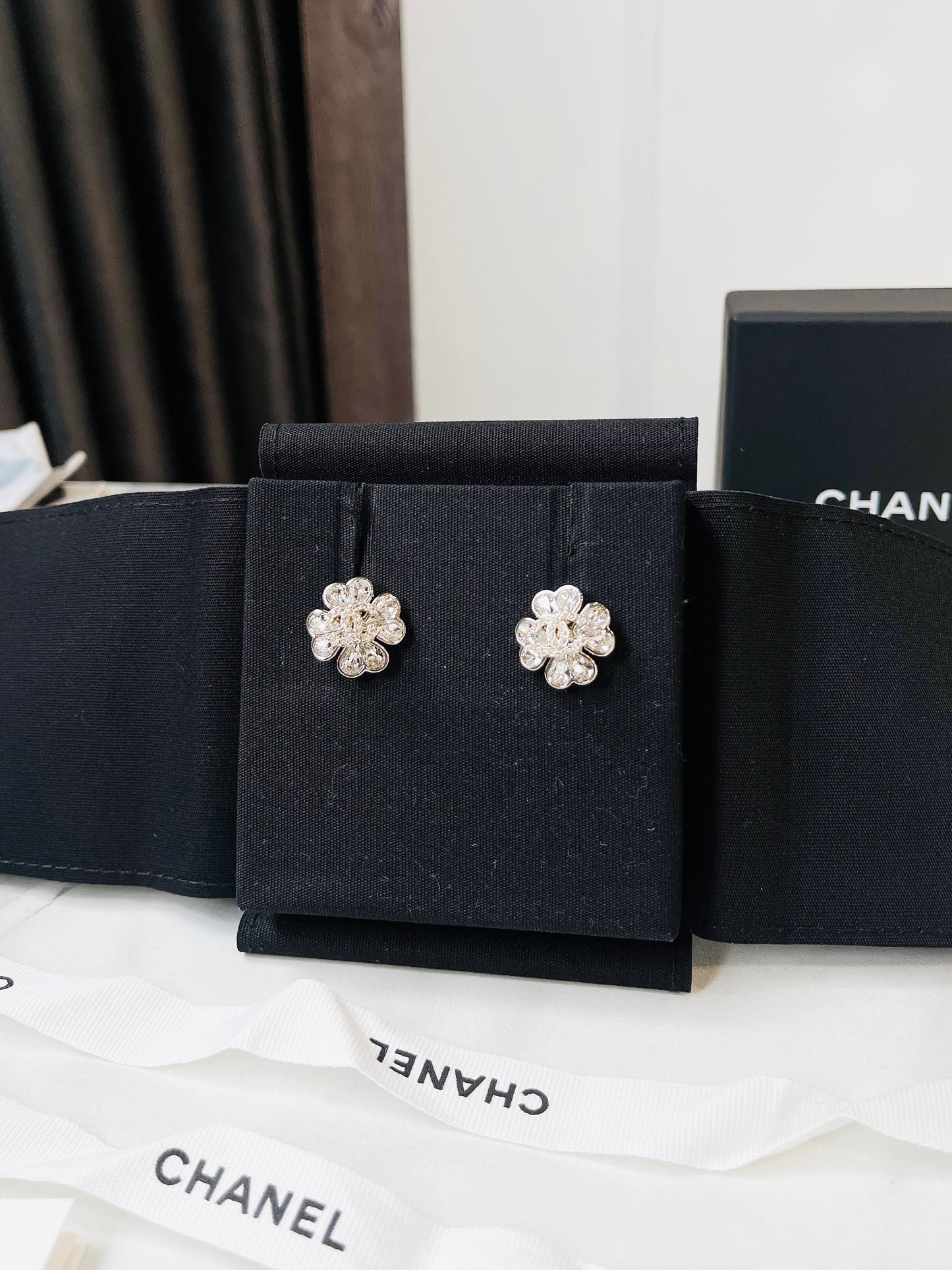 Khuyên Tai Chanel Hoa New