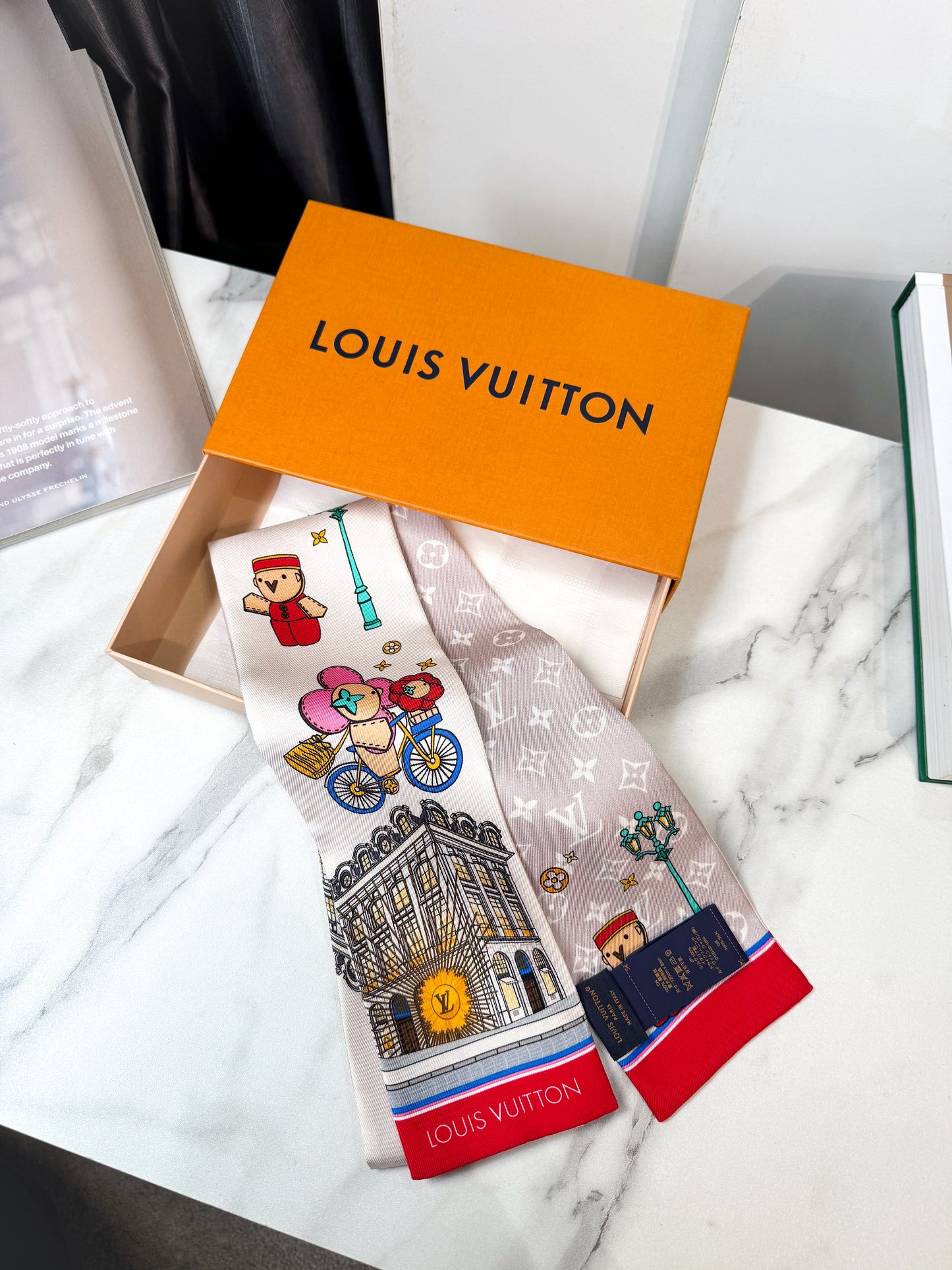 Khăn Twilly LV Vivienne