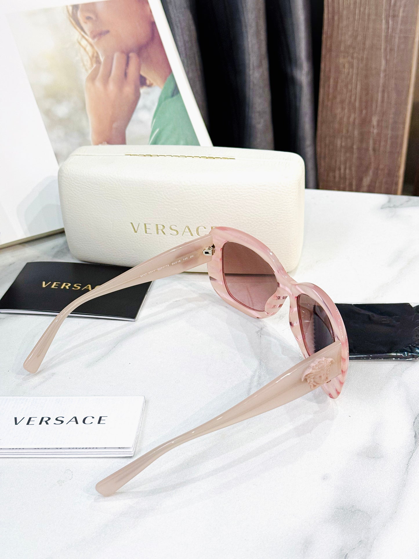 Kính Versace New