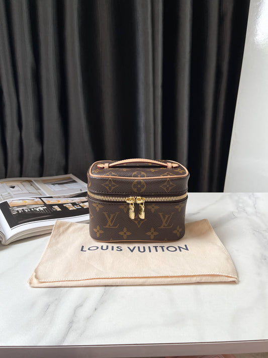 A LV Nice Nano