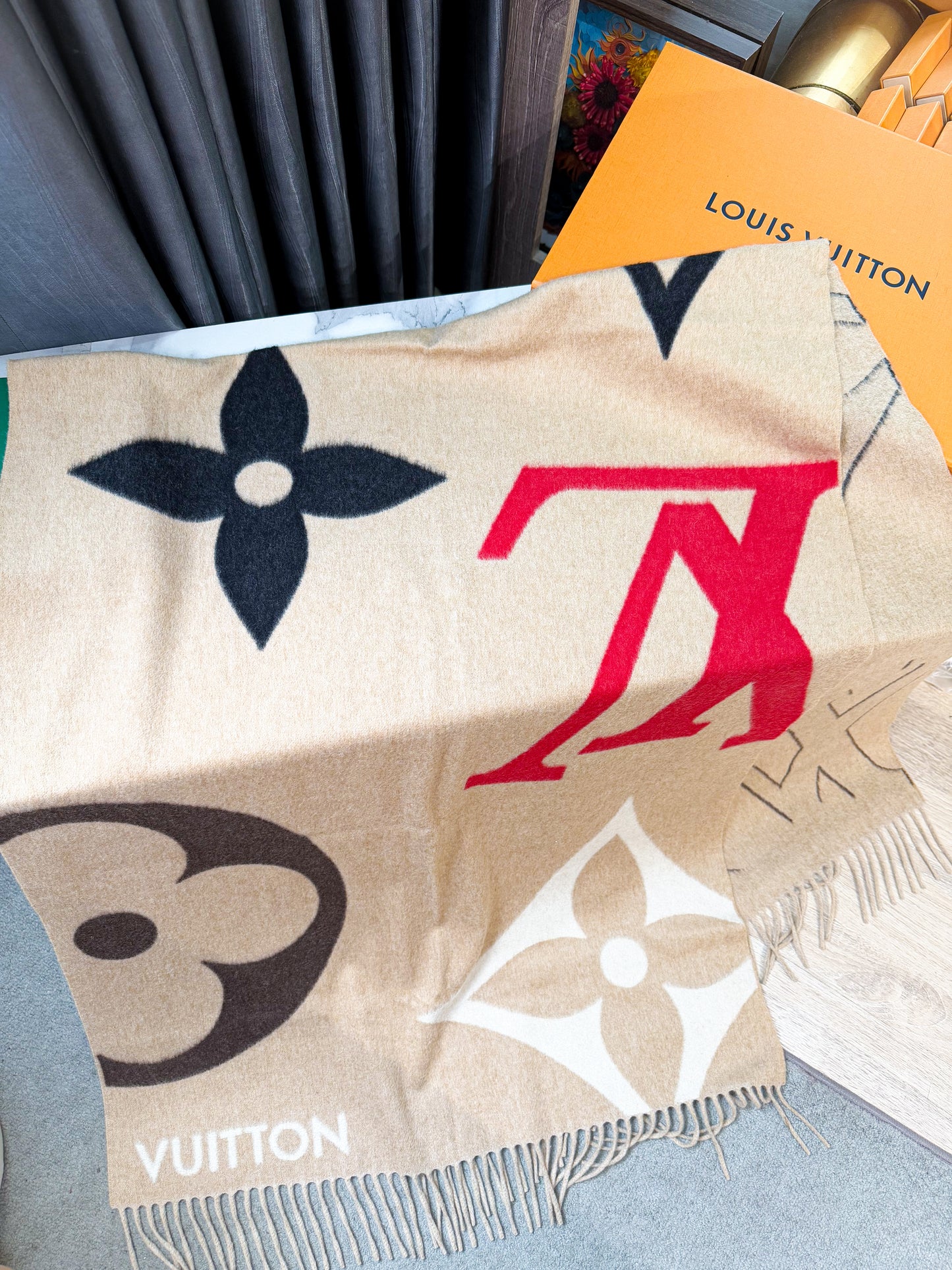 Khăn Choàng LV Cashmere Begie 14/5