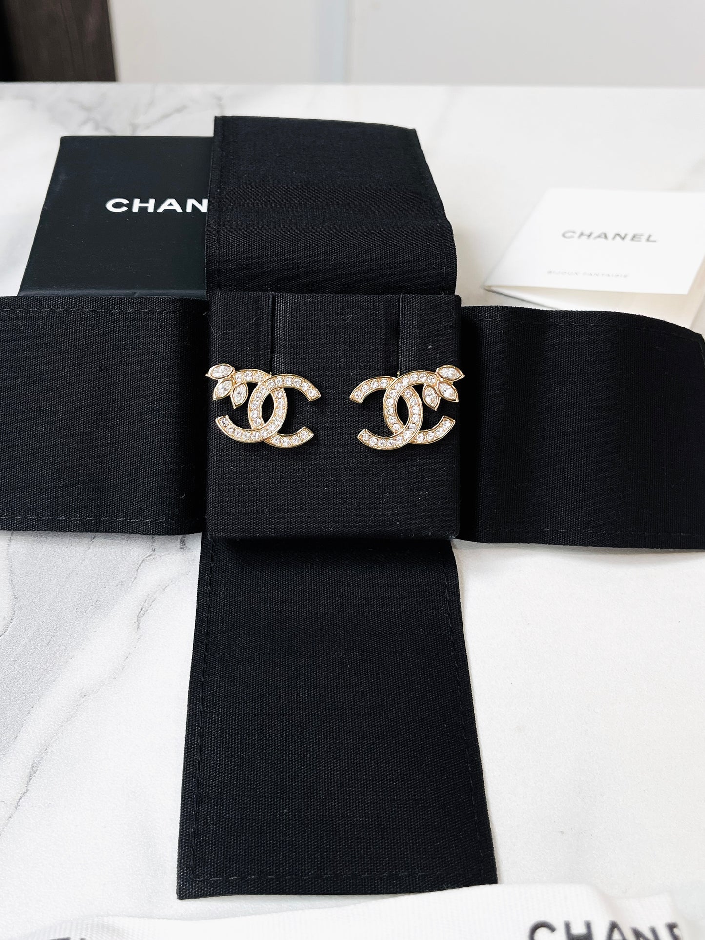 Khuyên Tai Chanel New