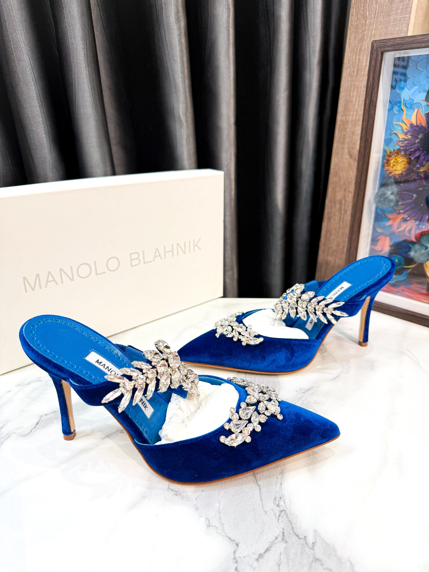 Guốc Manolo Đính Đá Xanh Size 36