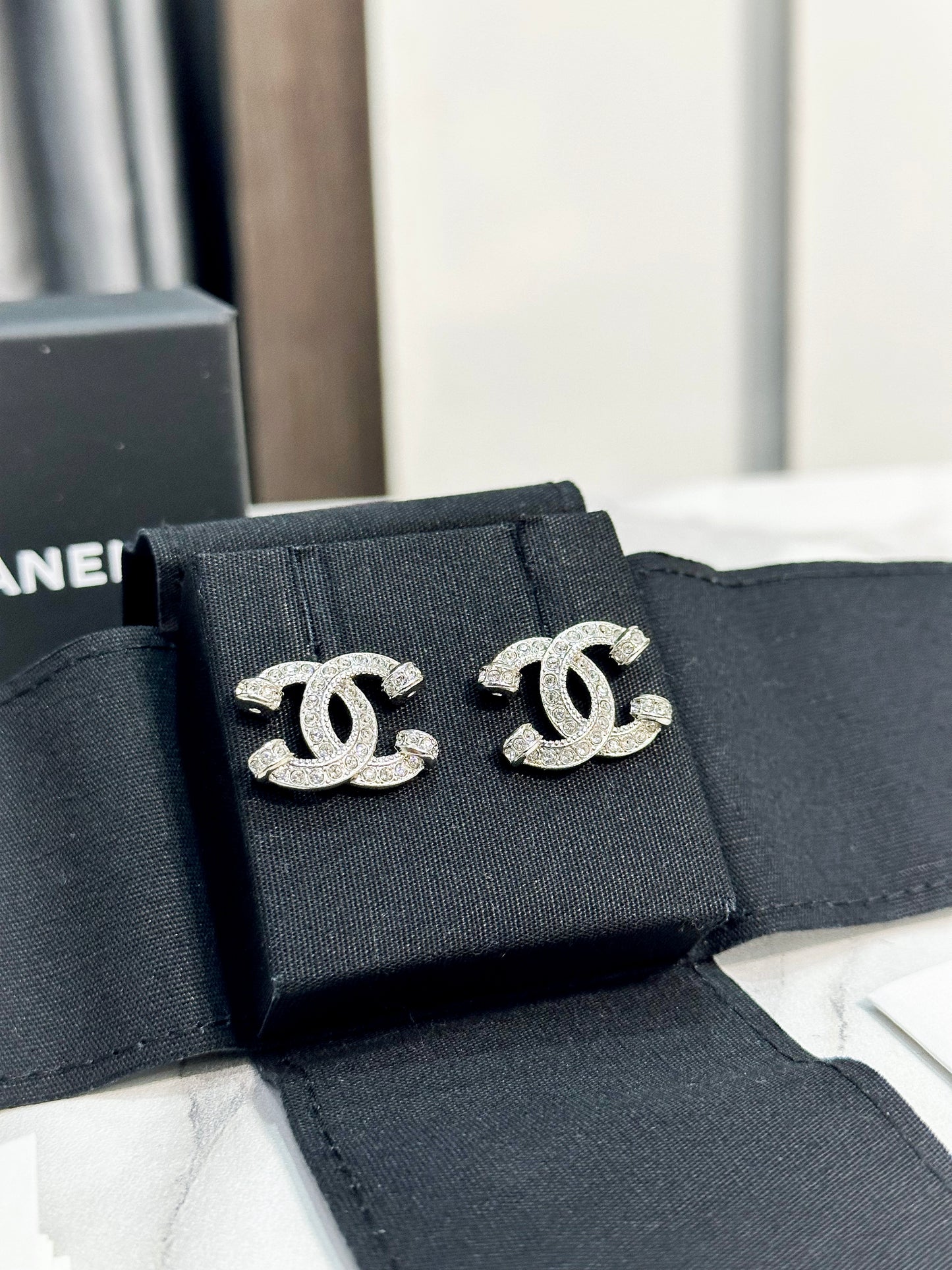 Khuyên Tai Chanel New