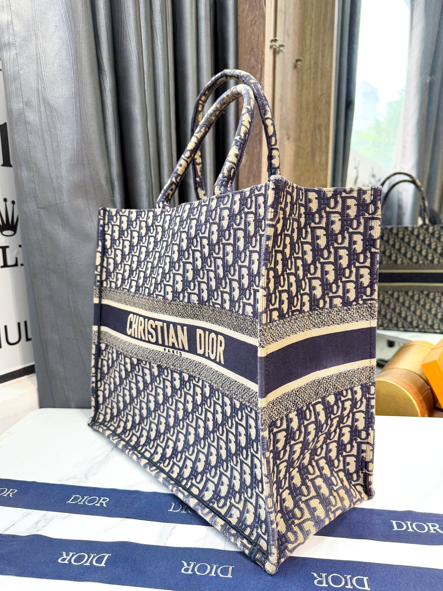 Dior Book Tote Size L