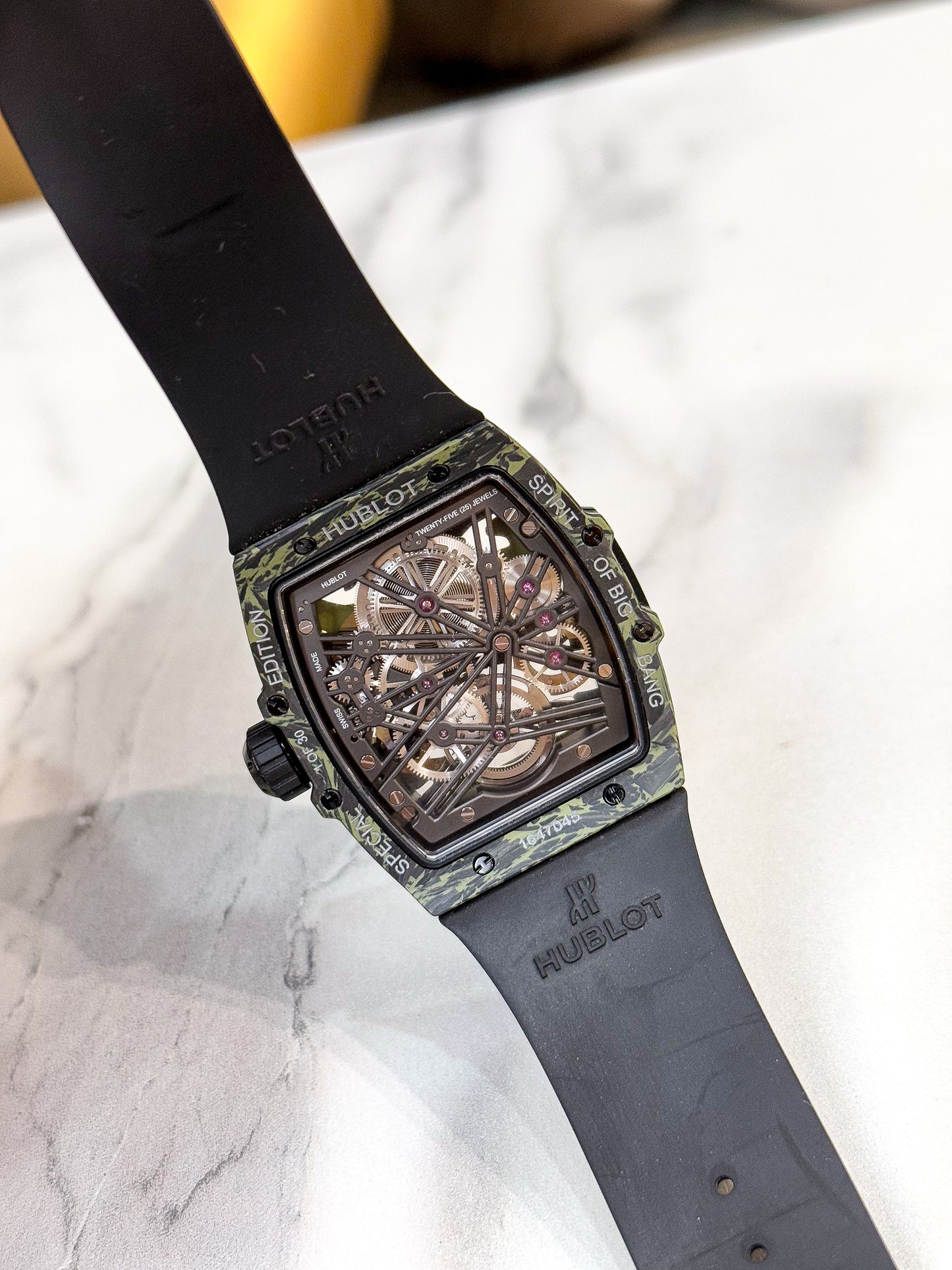 Đồng Hồ Hublot Spirit Of Bigbang Tourbillion Carbon Green Camo Limited 30pcs