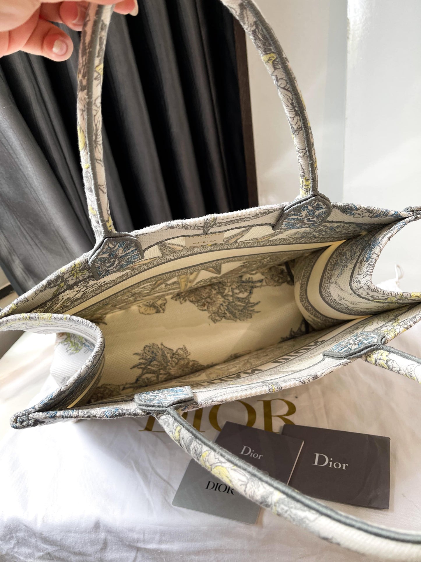 Dior Book Tote Size M