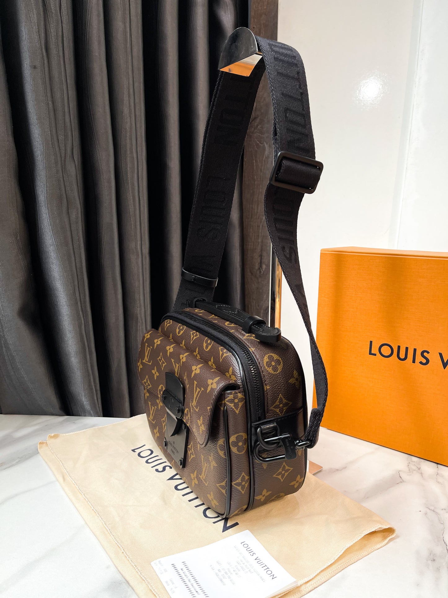 LV S Lock New