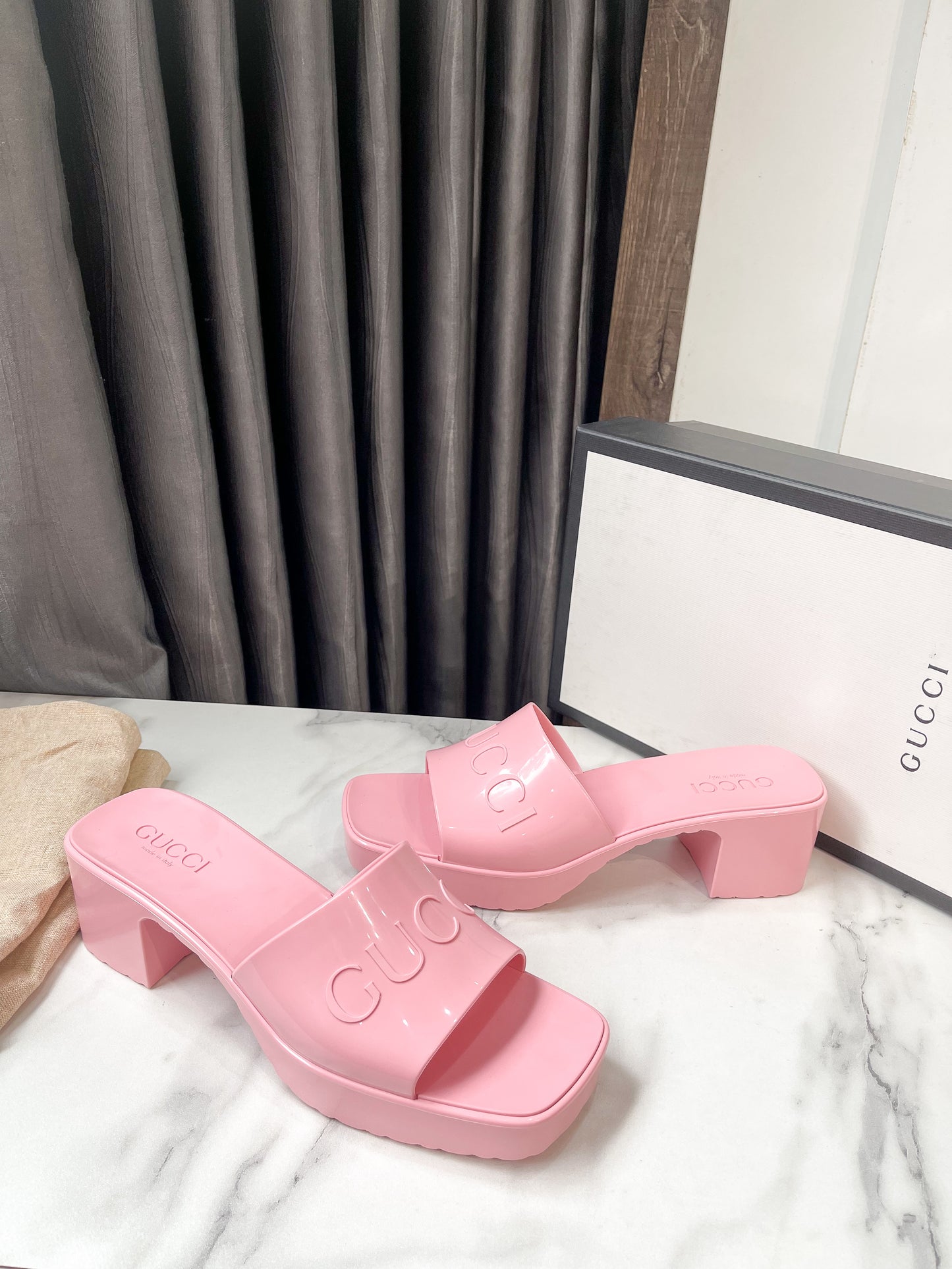 Dép Nhựa Gucci Hồng New
