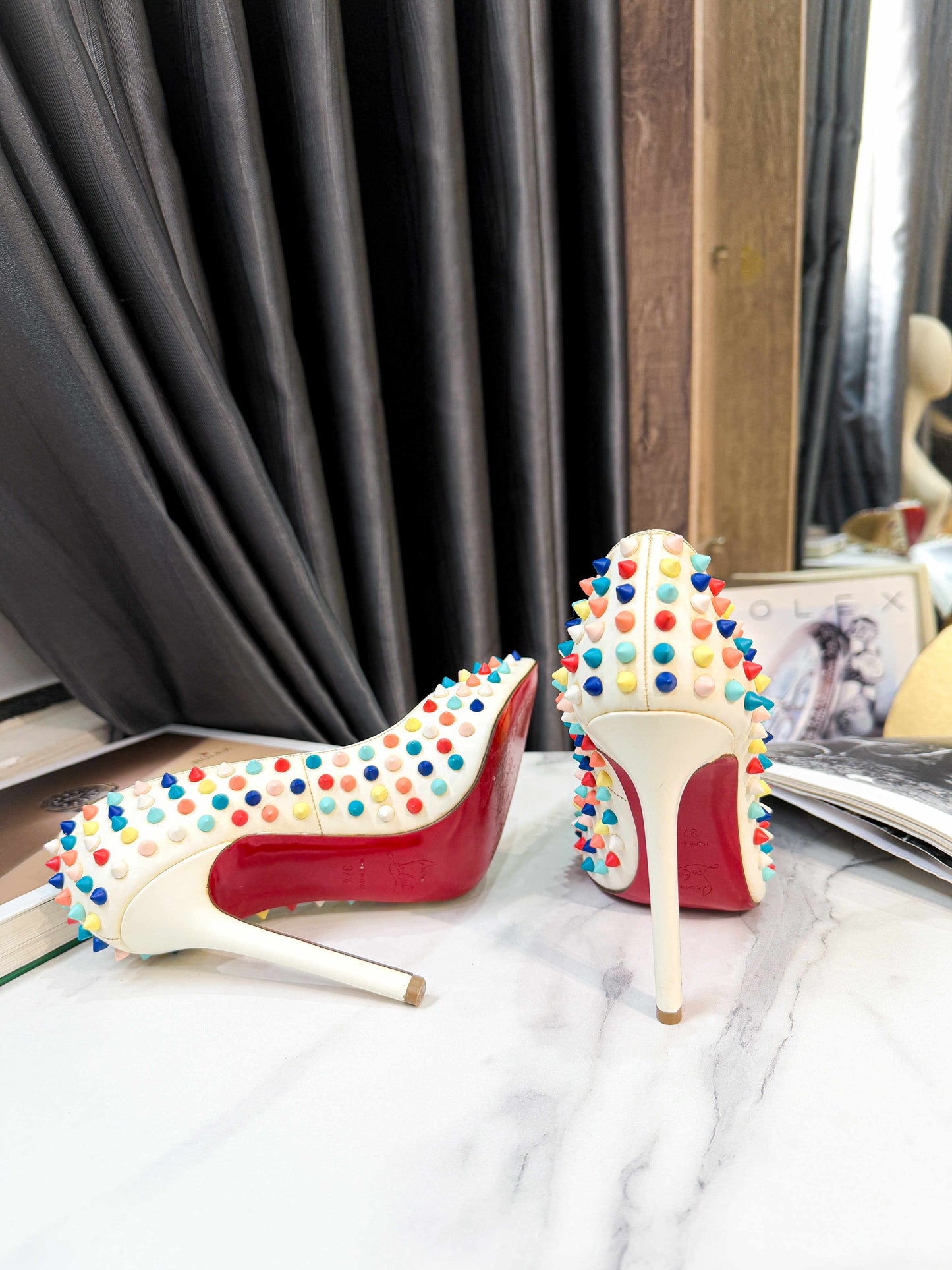 Giày Cao Gót LBT Đinh Trắng Size 37.5