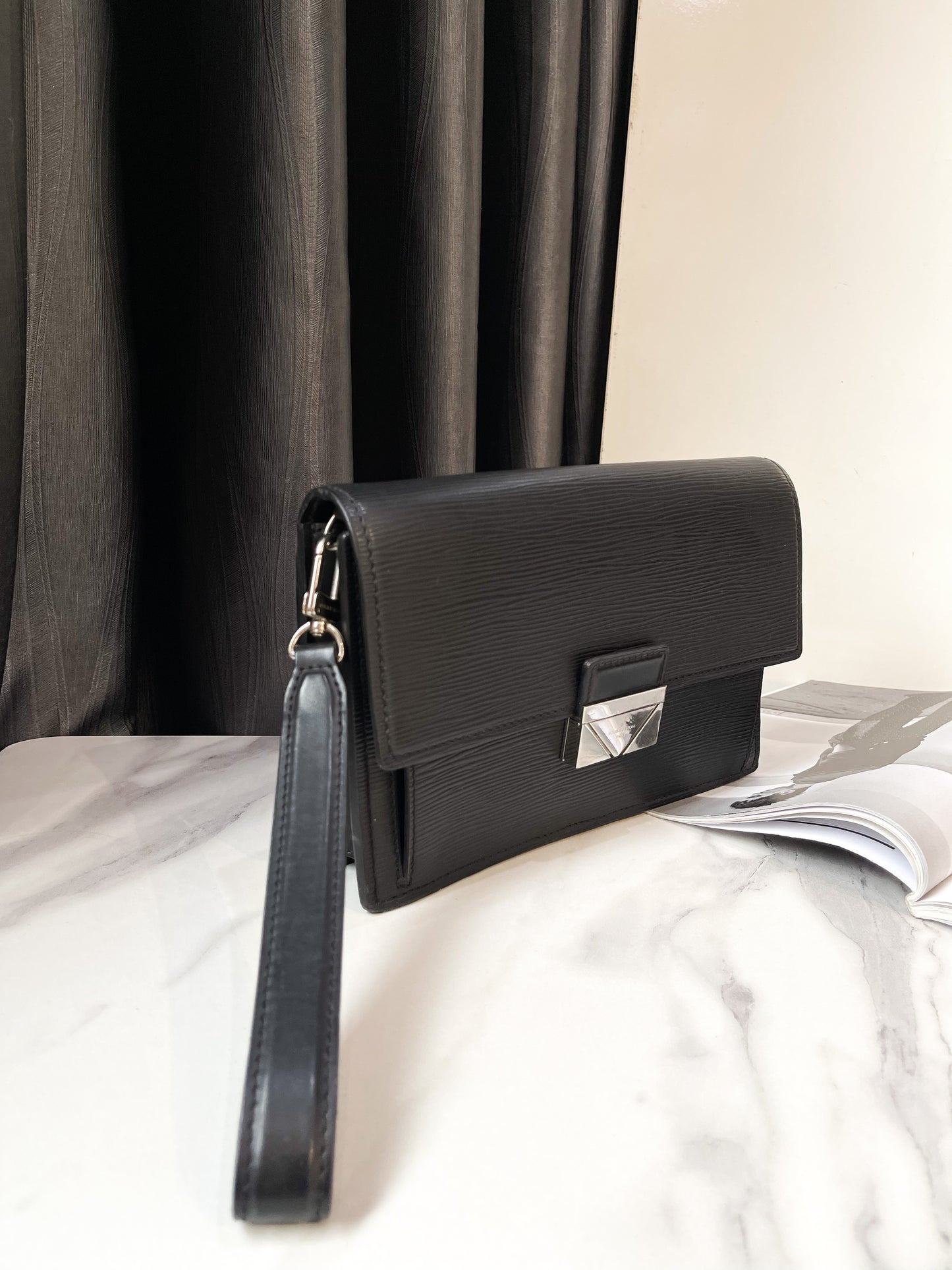 Clutch LV Thames