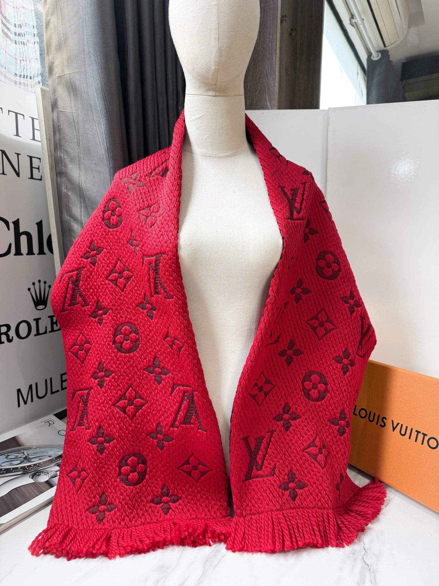 Khăn LV Len Đỏ