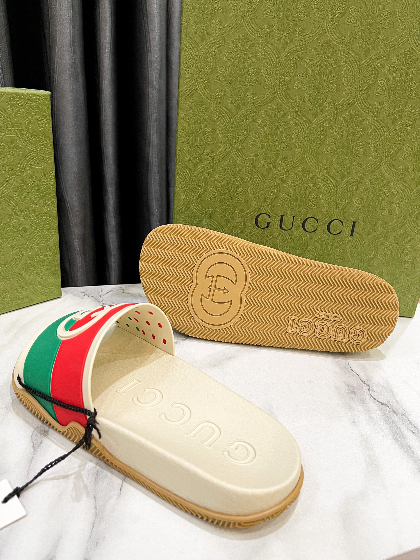 Gucci Men's Blue and Red Slippers