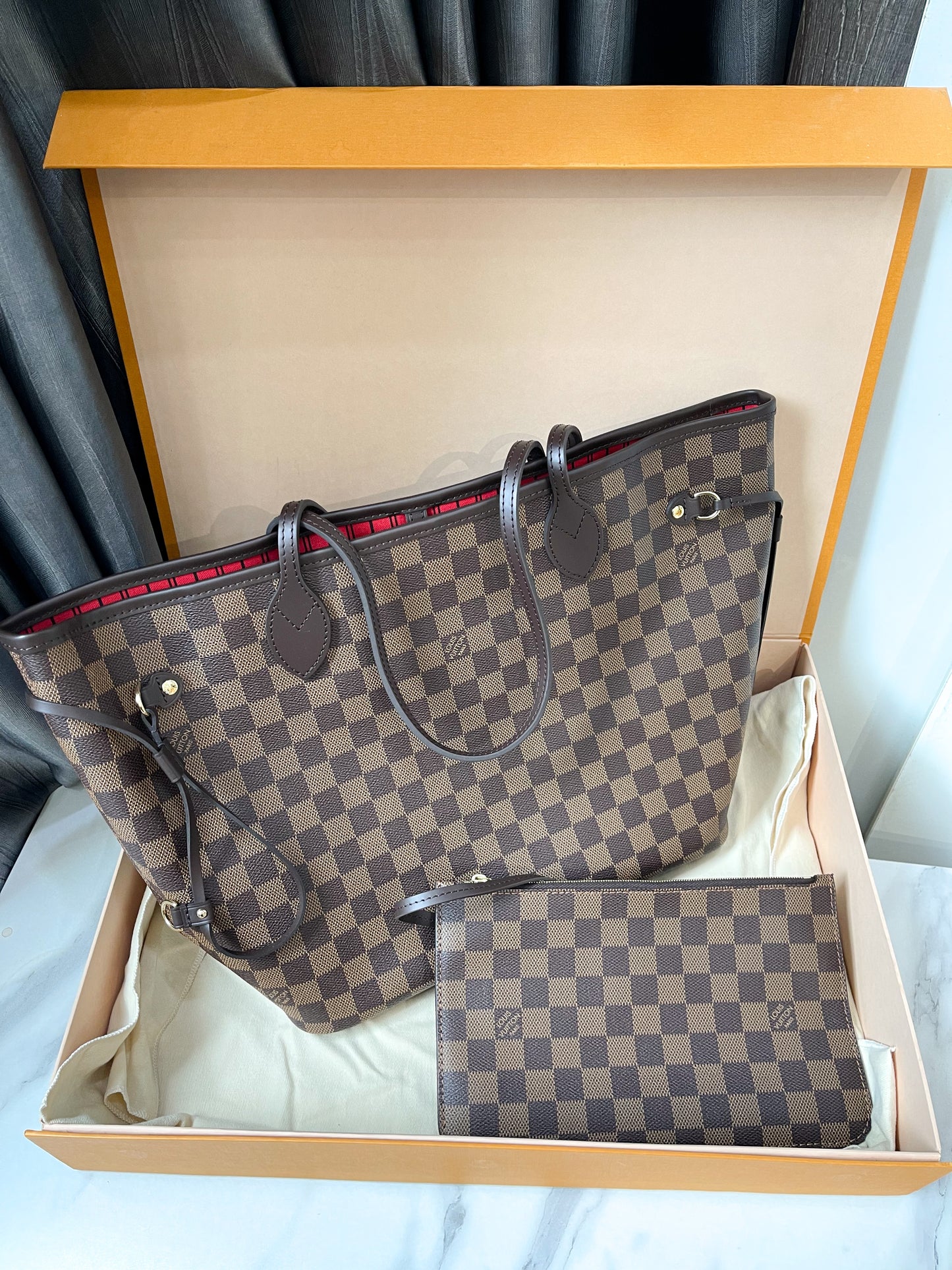 LV NVF MM Damier