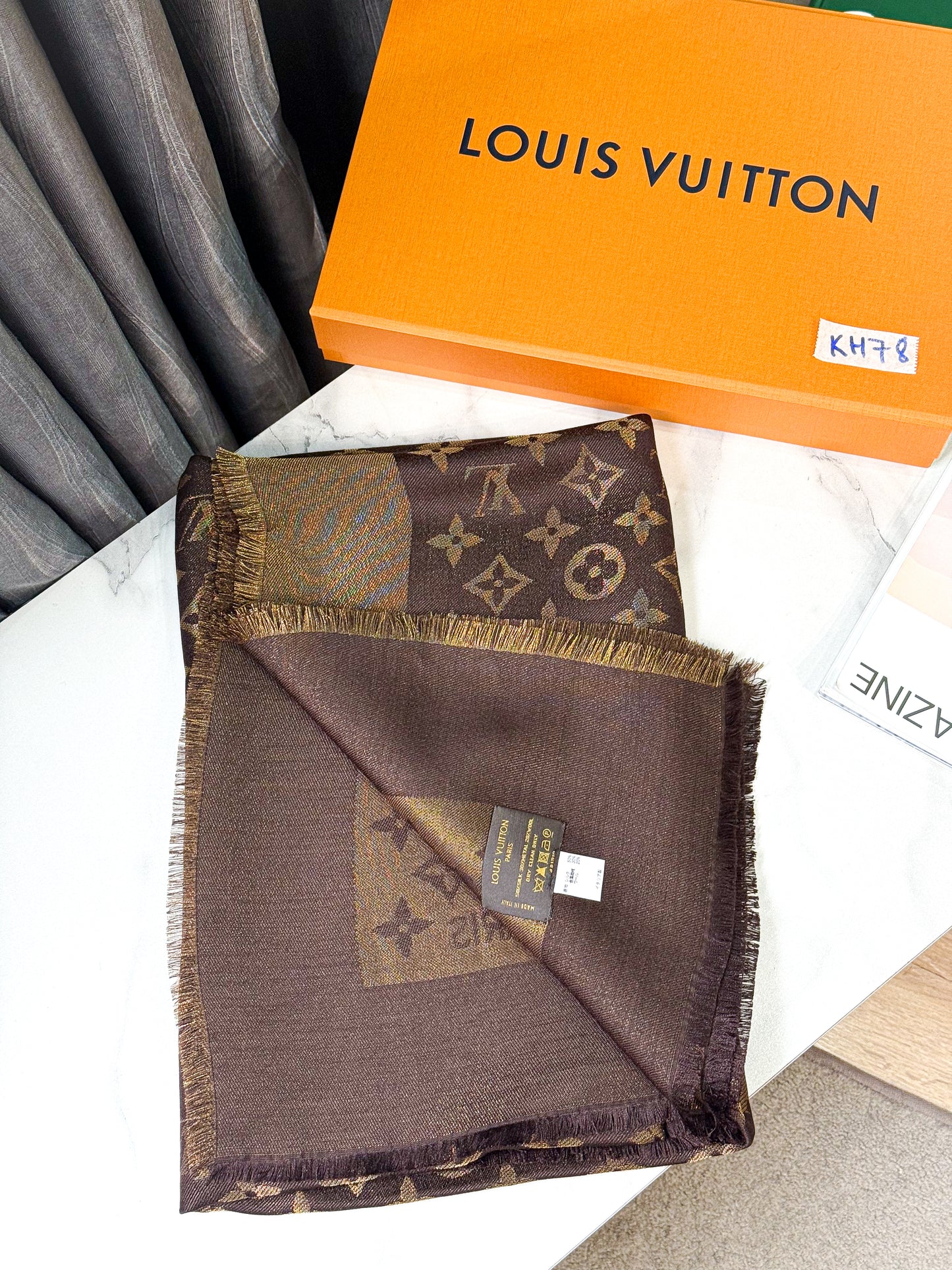Khăn LV Nâu Ánh Kim KH78 16/12
