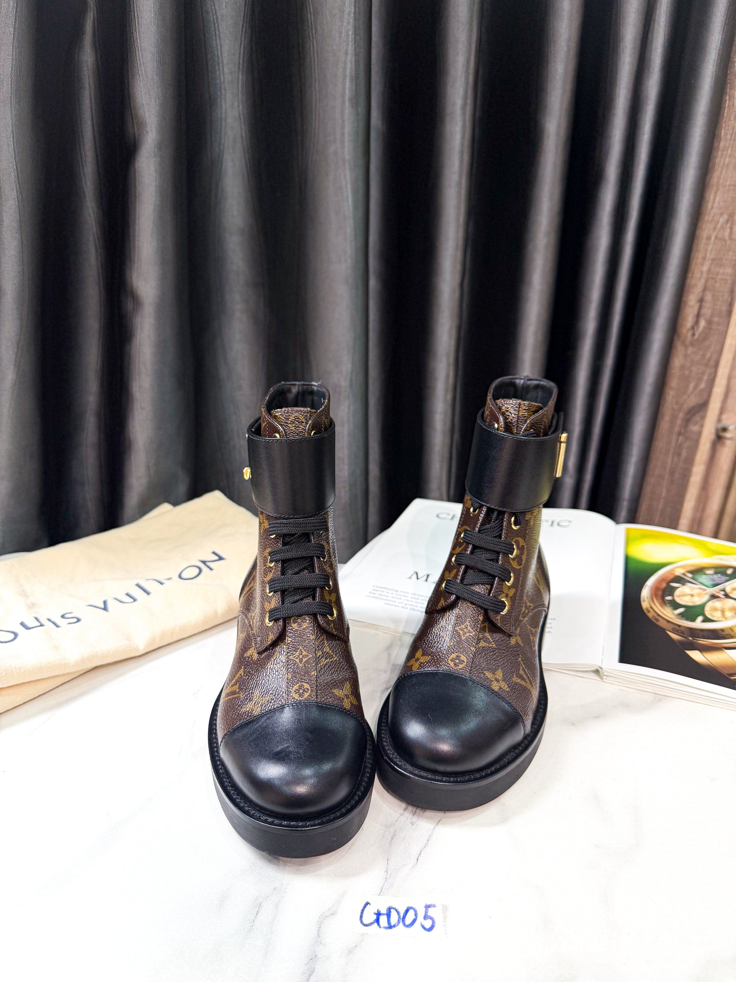 Boot LV Mono Phối Đen Size 34.5 USED