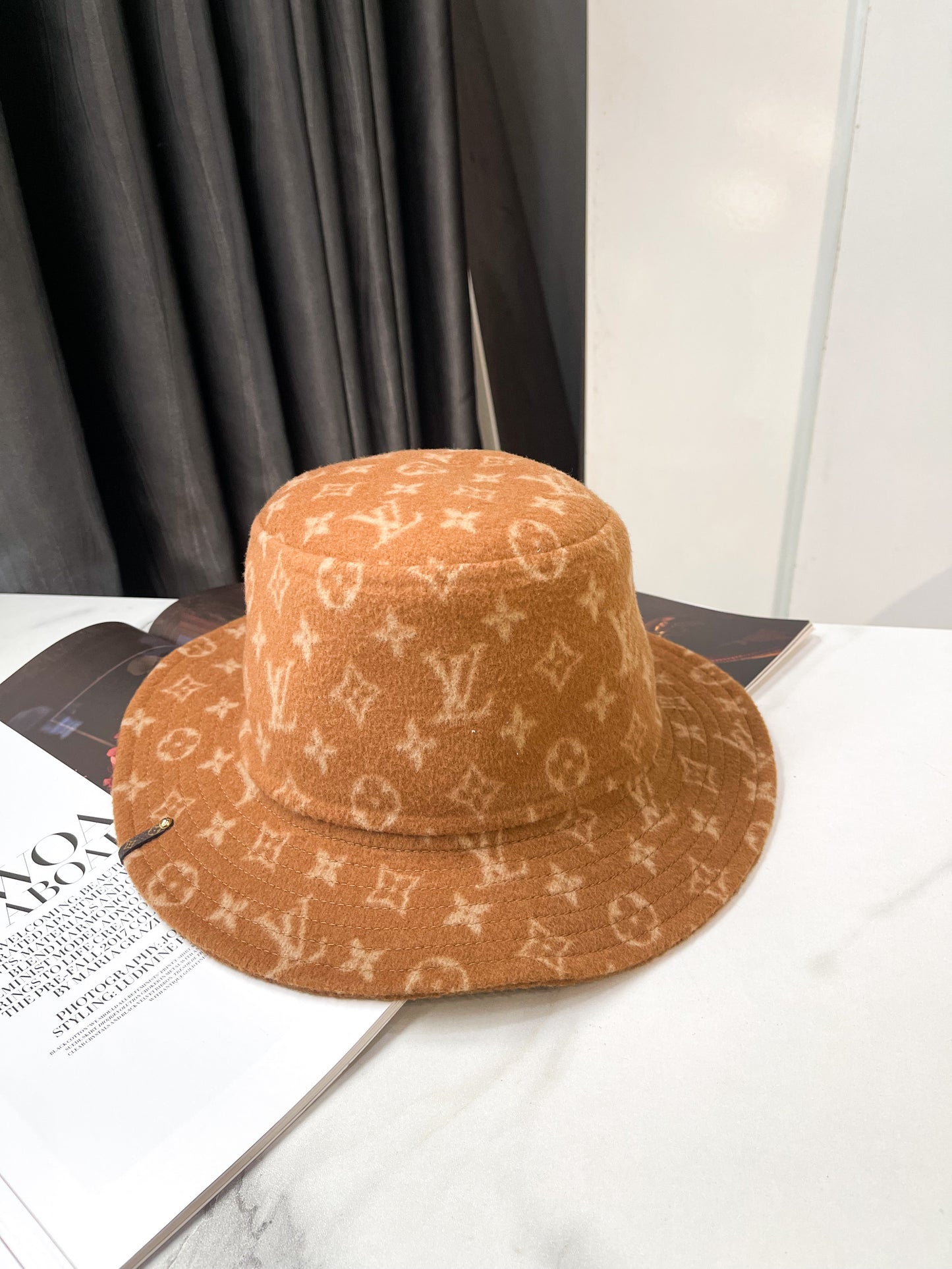 Mũ Dạ LV Size S