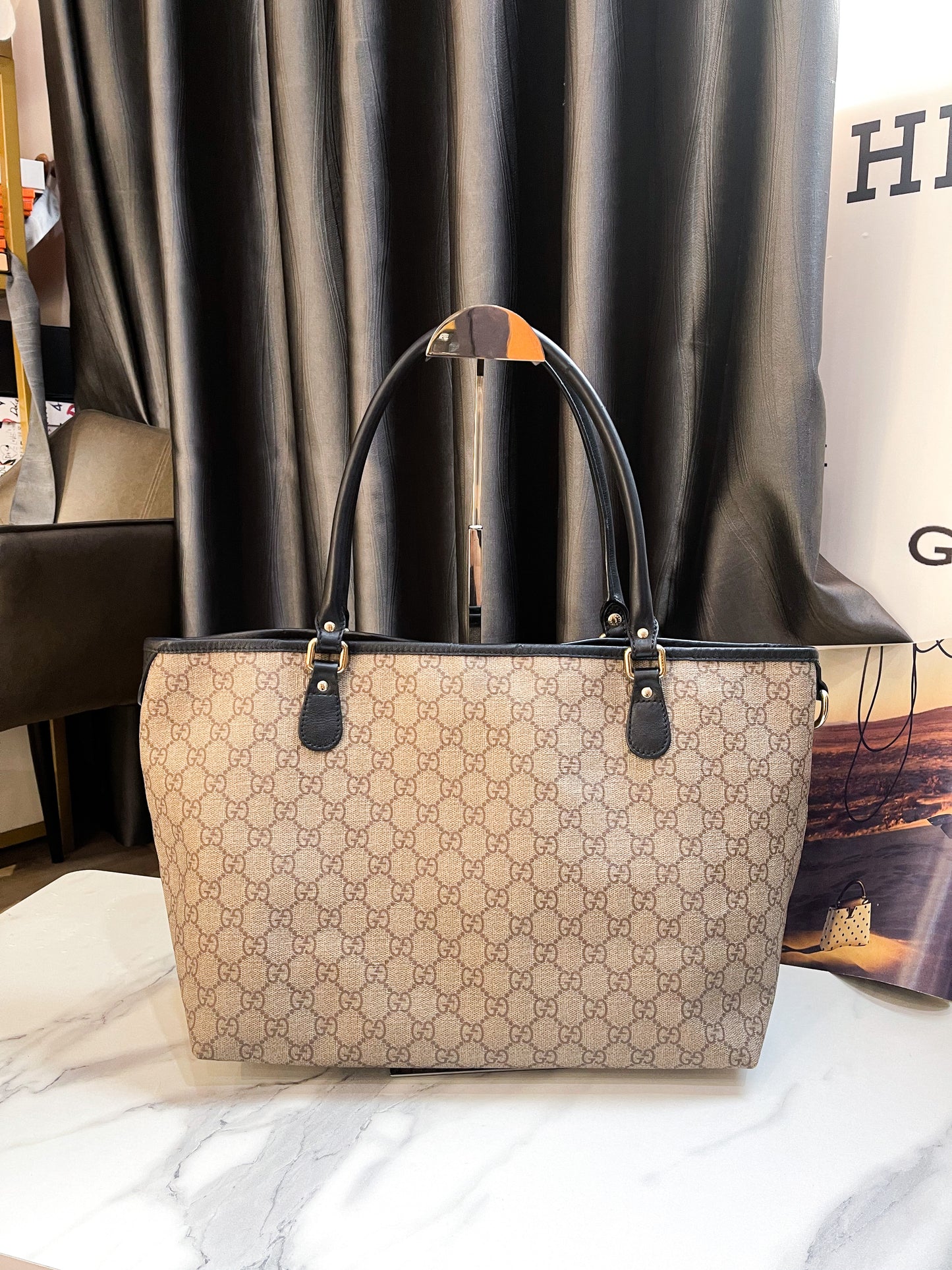 Gucci NVF Texture GG
