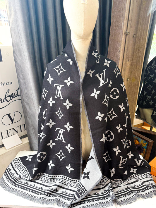 Khăn LV Đen Ghi KH19 4/10