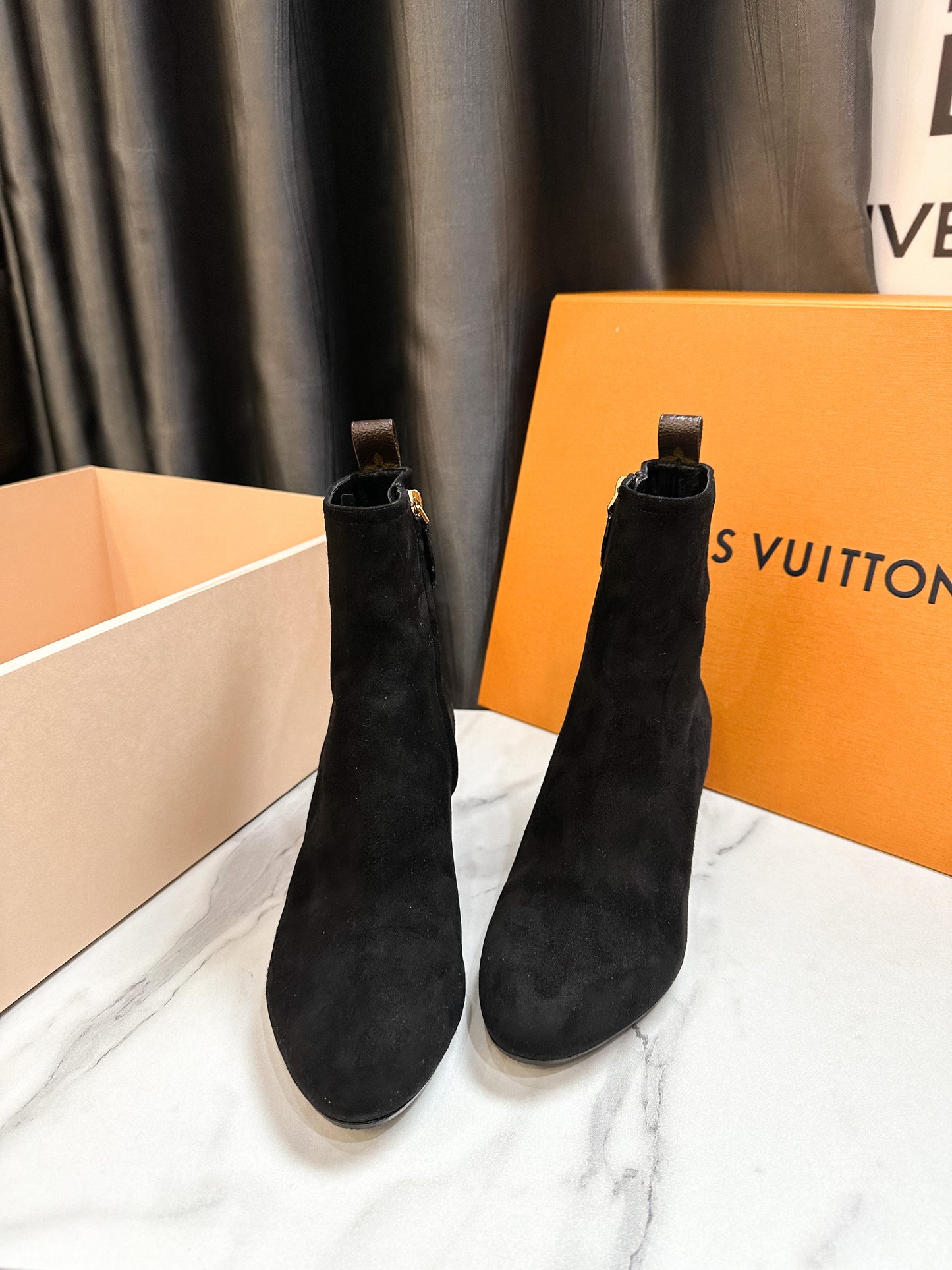 Boot LV Gót Đính Logo