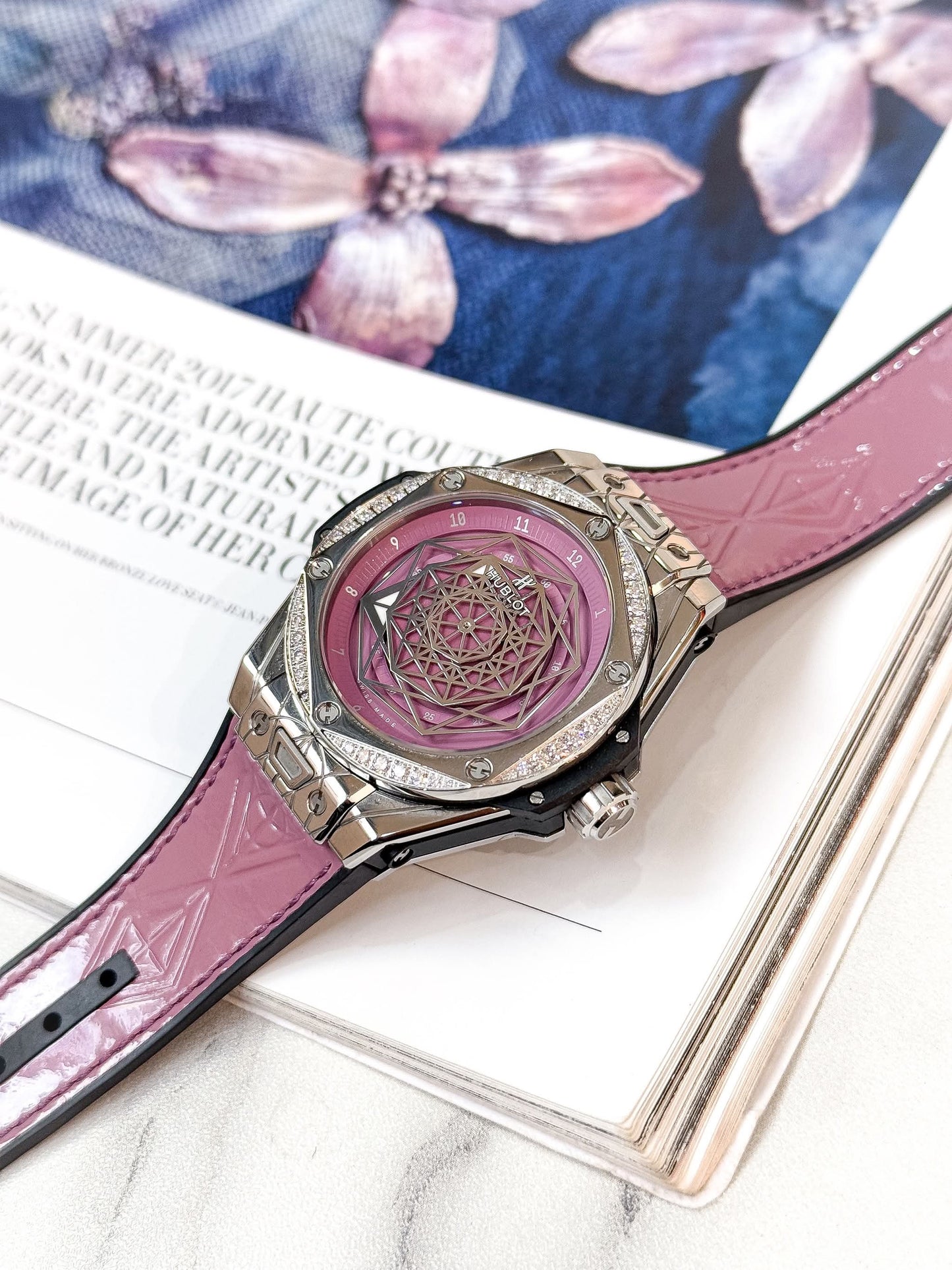 Đồng Hồ Hublot Sang Bleu 39mm Pink
