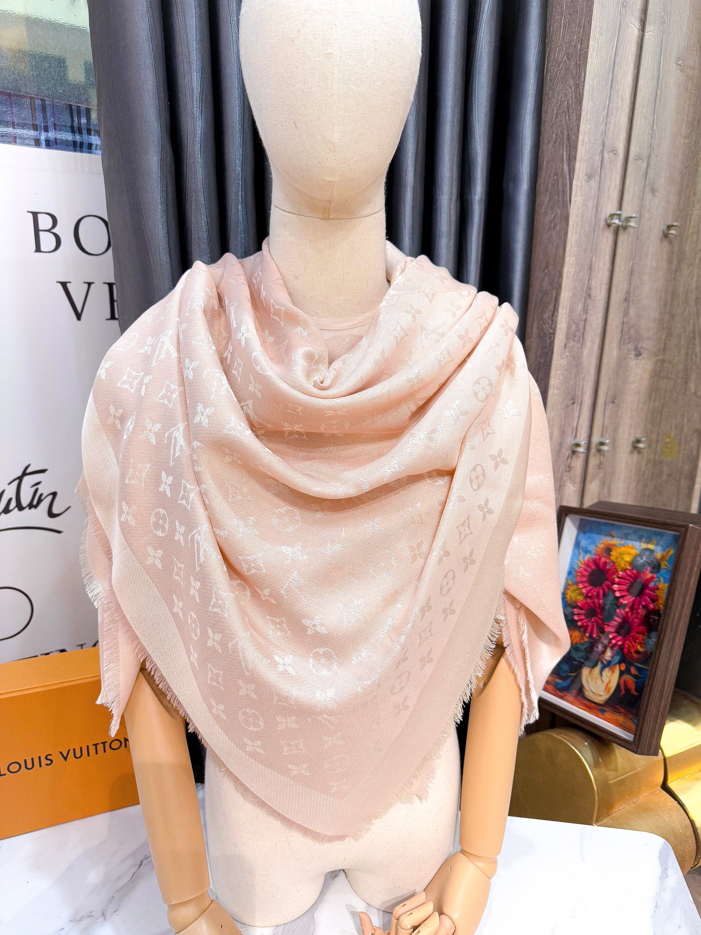 Khăn LV Hồng 17-2