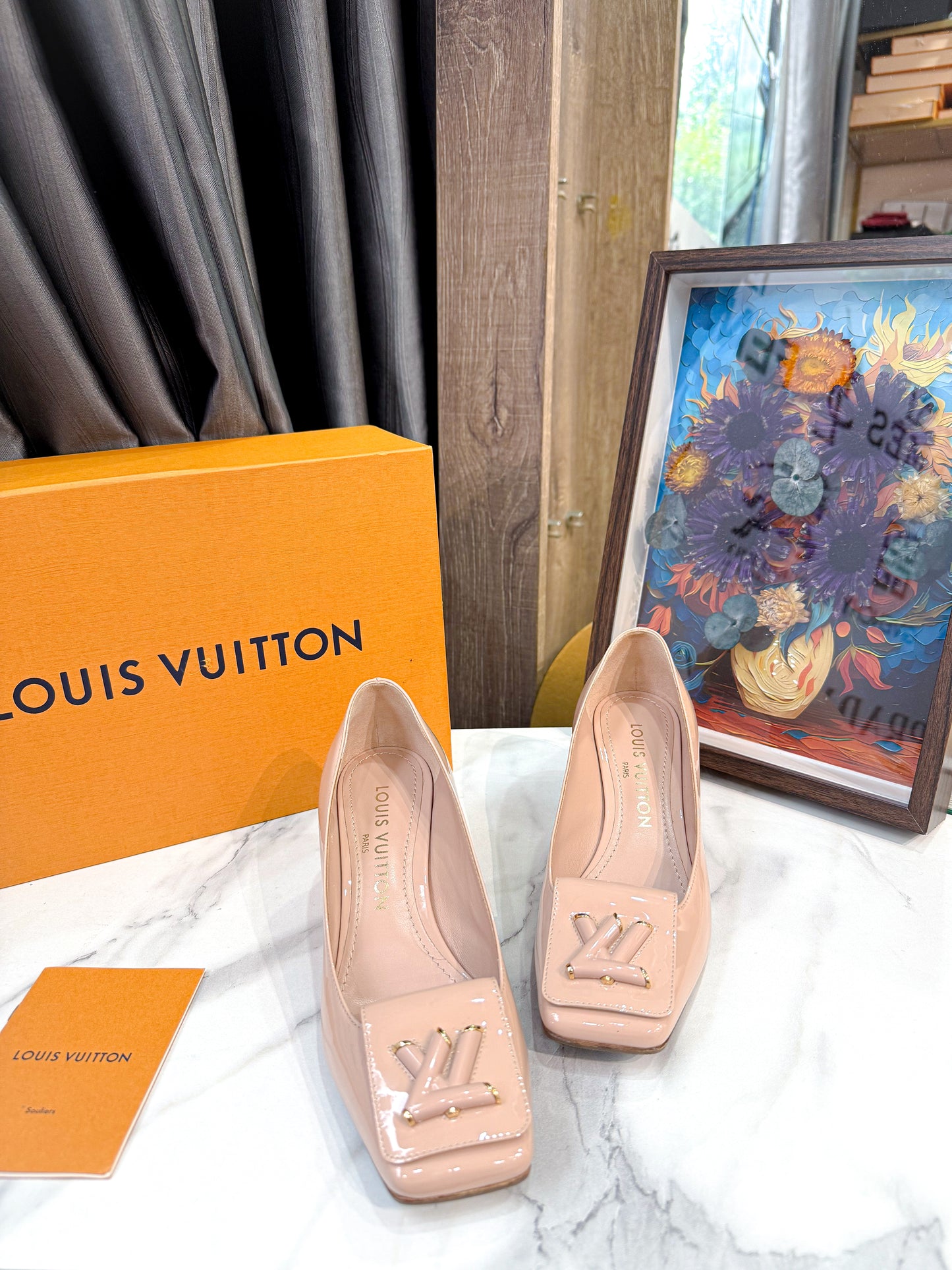 Giày LV Da Bóng Nude Size 36