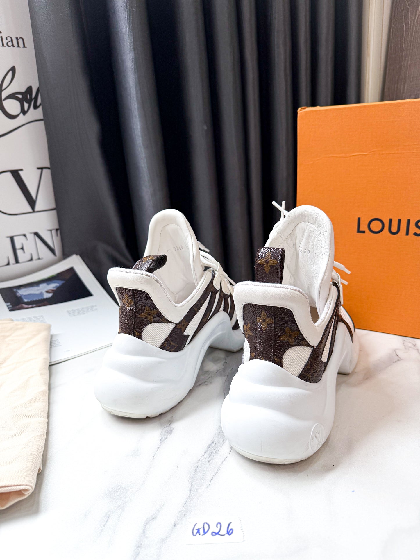 Giày LV Trắng Phối Mono GD26