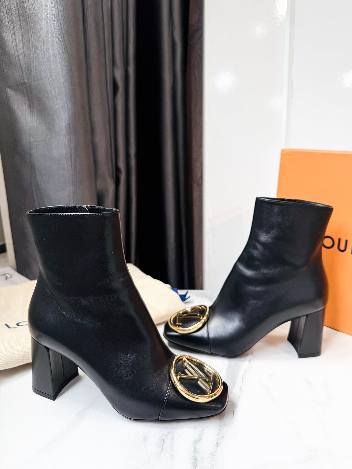 Boot LV Đen Logo Size 34.5