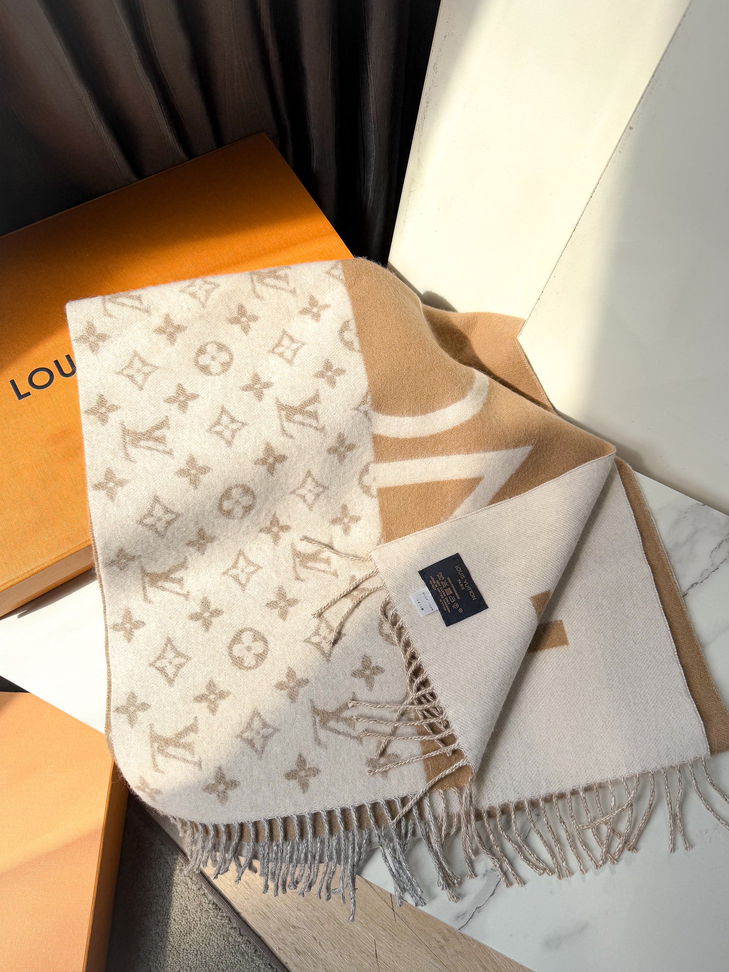 Khăn LV Cashmere Begie