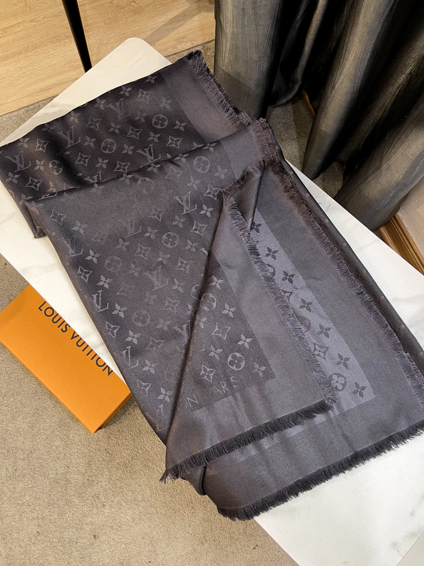 Khăn LV Khổ 140x140