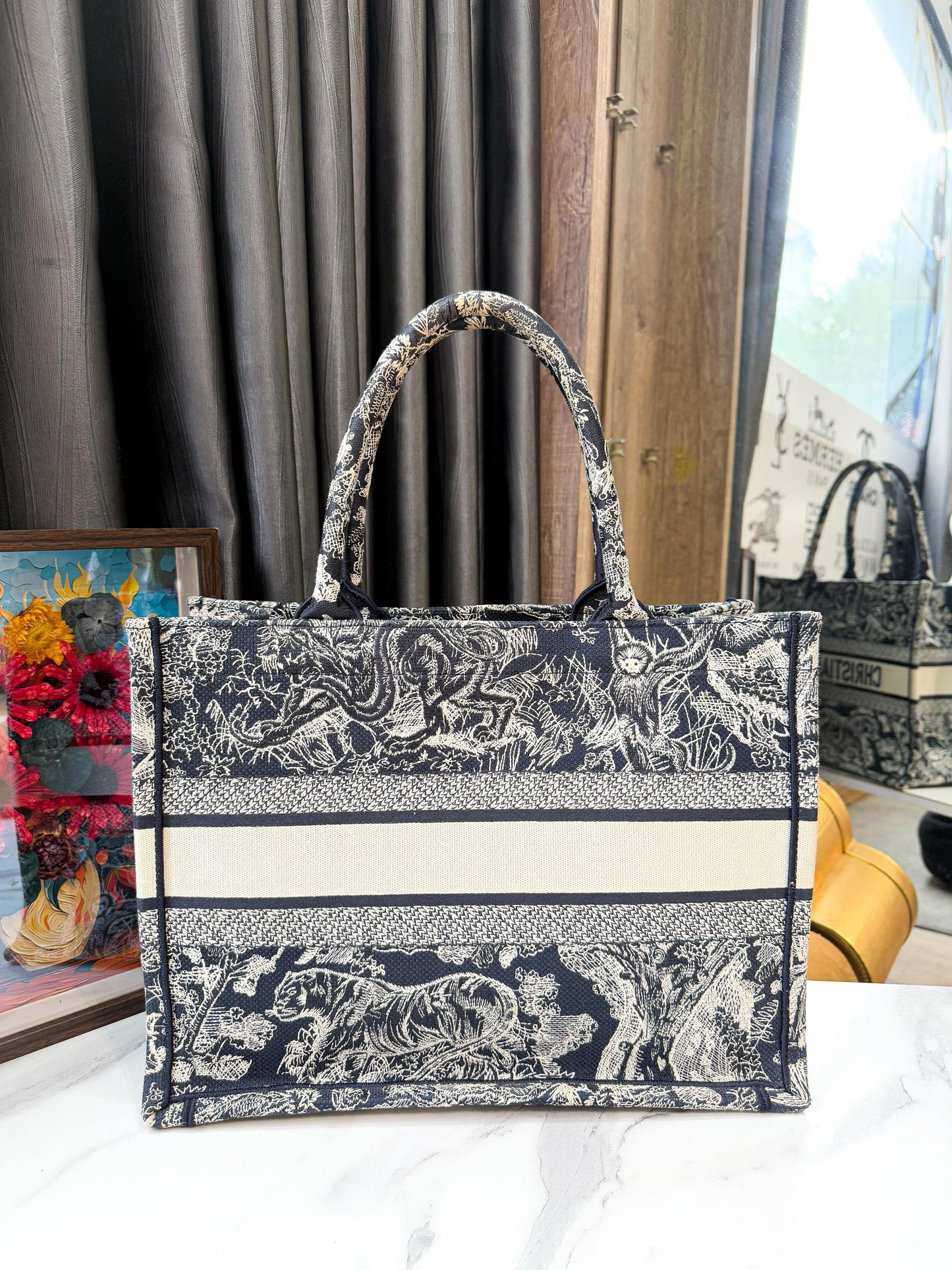 Dior Book Tote Size M