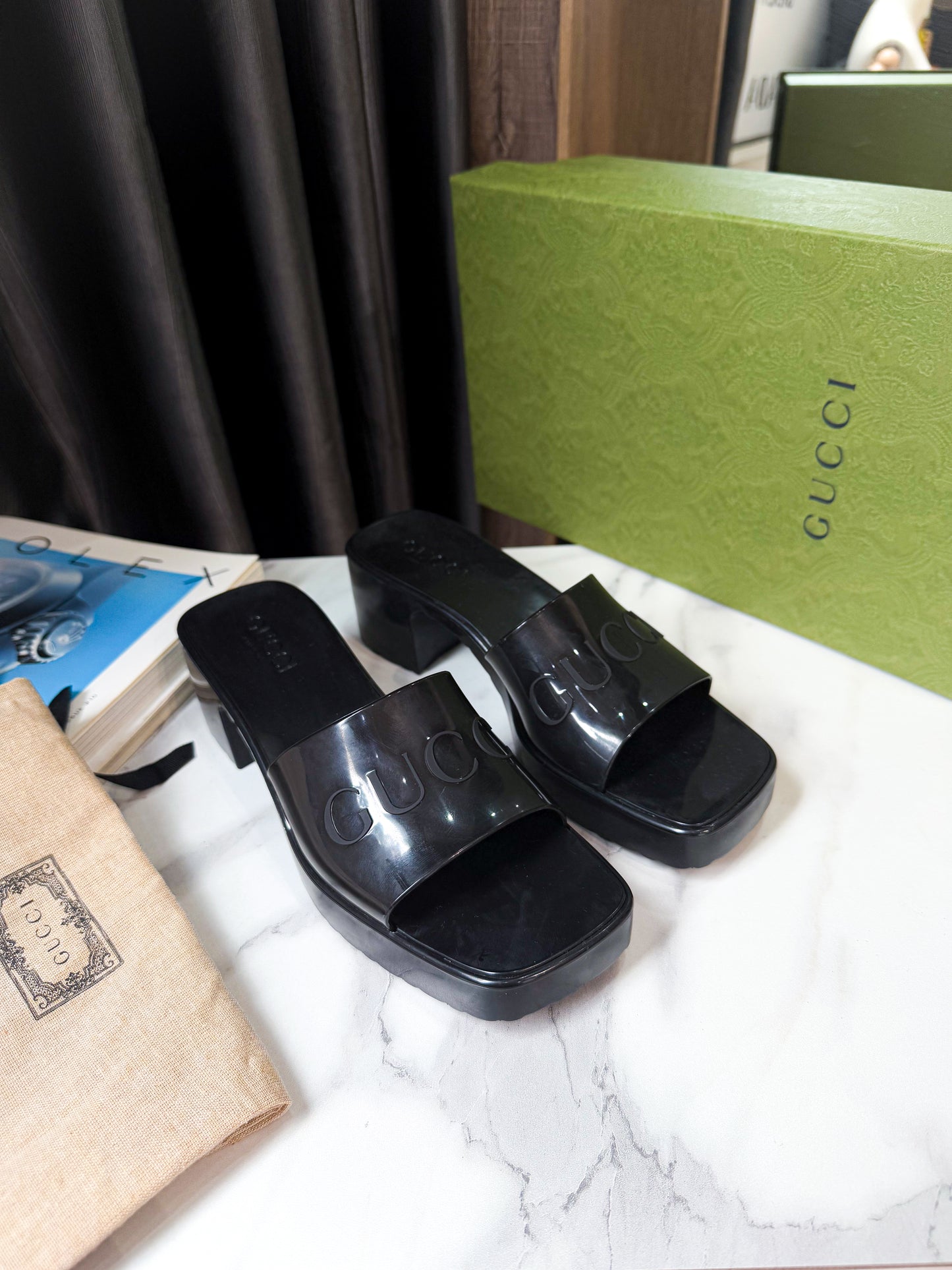 Dép Nhựa Gucci Đen Size 37 New